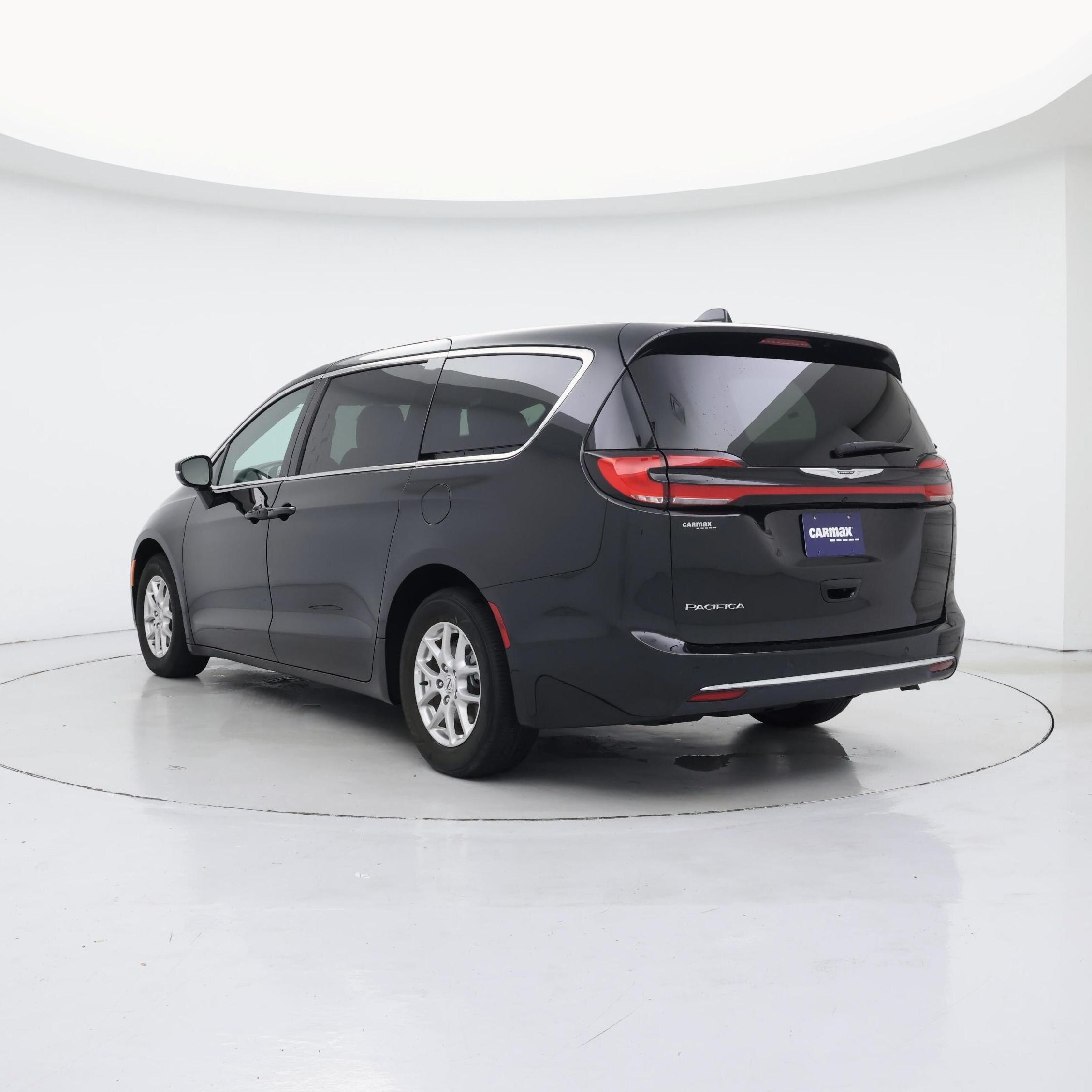 Thumbnail: 2025 Chrysler Pacifica - 2