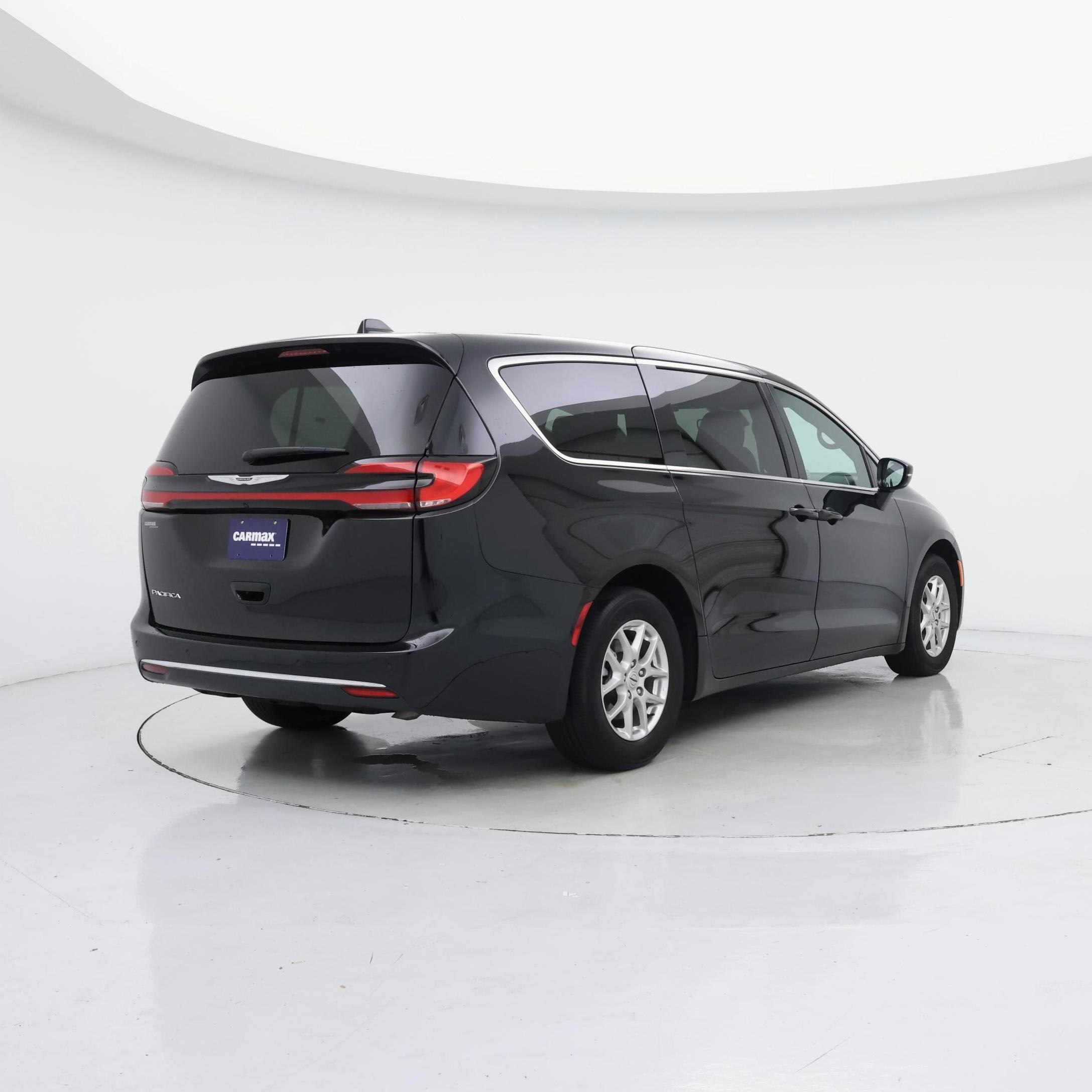 Thumbnail: 2025 Chrysler Pacifica - 8