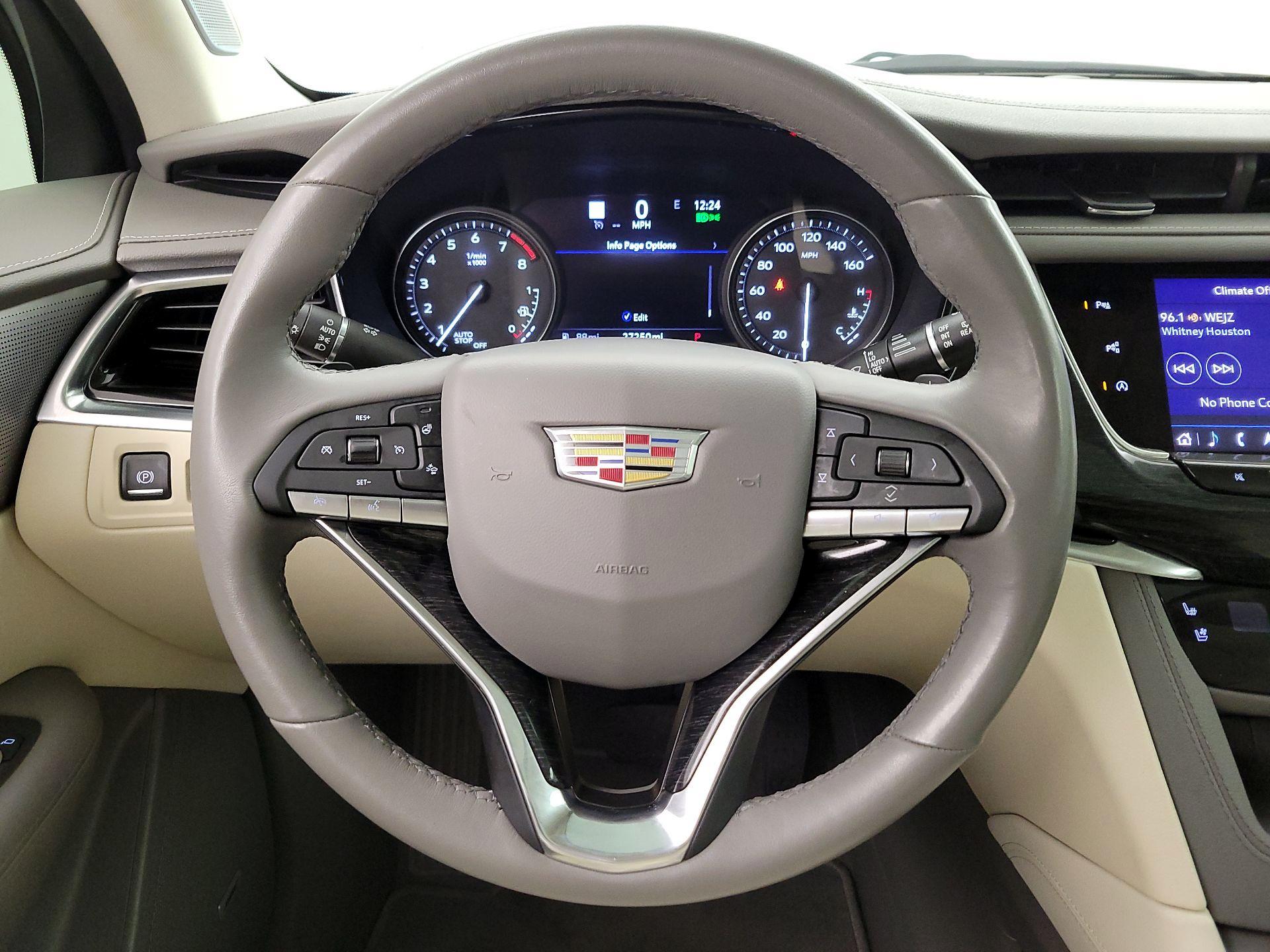Thumbnail: 2023 Cadillac XT6 - 10