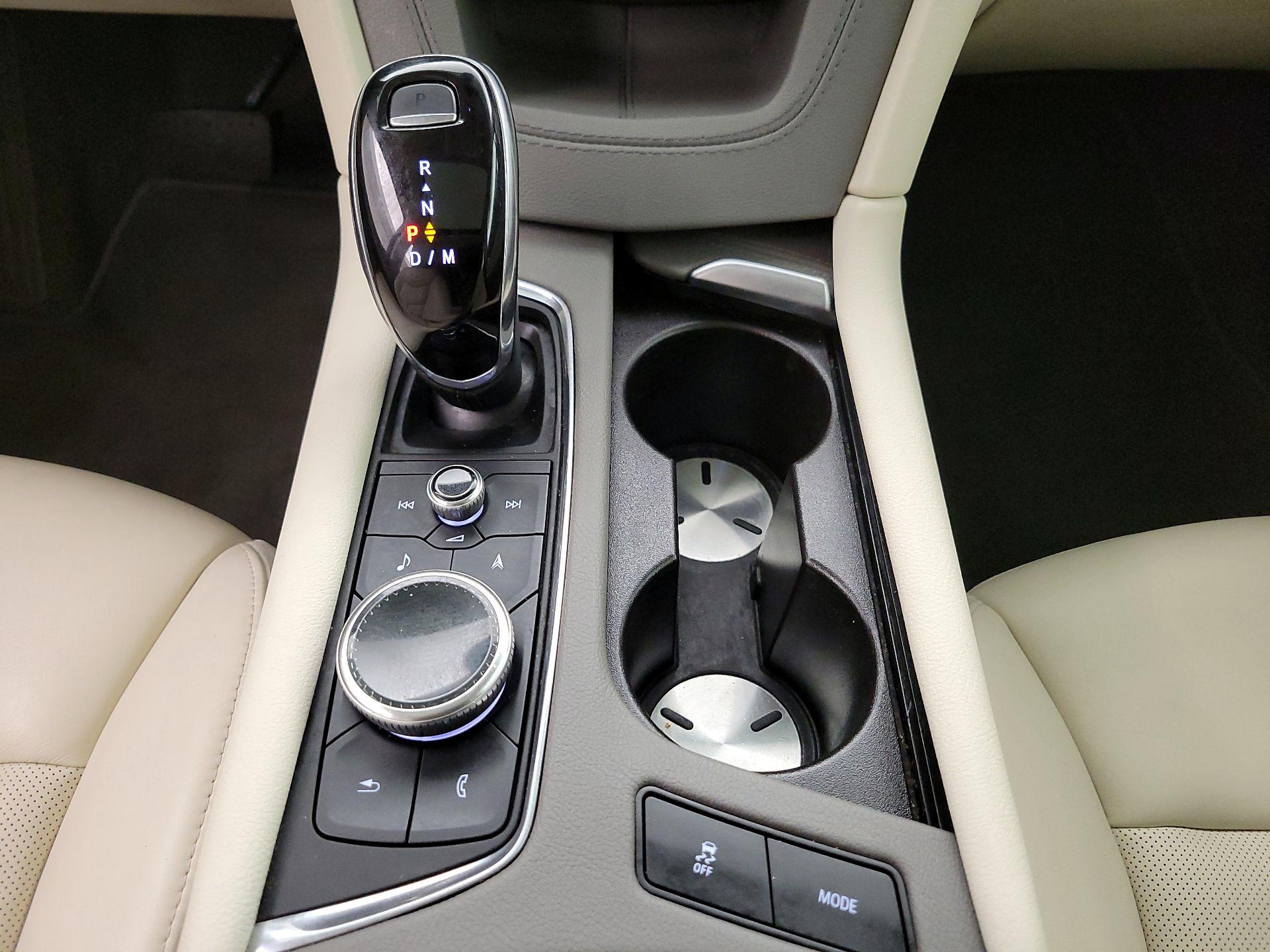 Thumbnail: 2023 Cadillac XT6 - 18