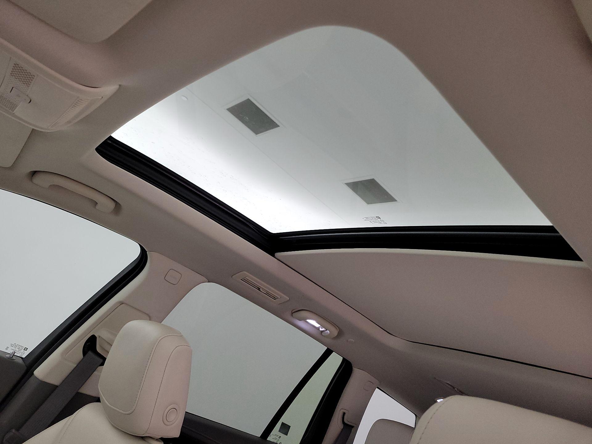 Thumbnail: 2023 Cadillac XT6 - 19