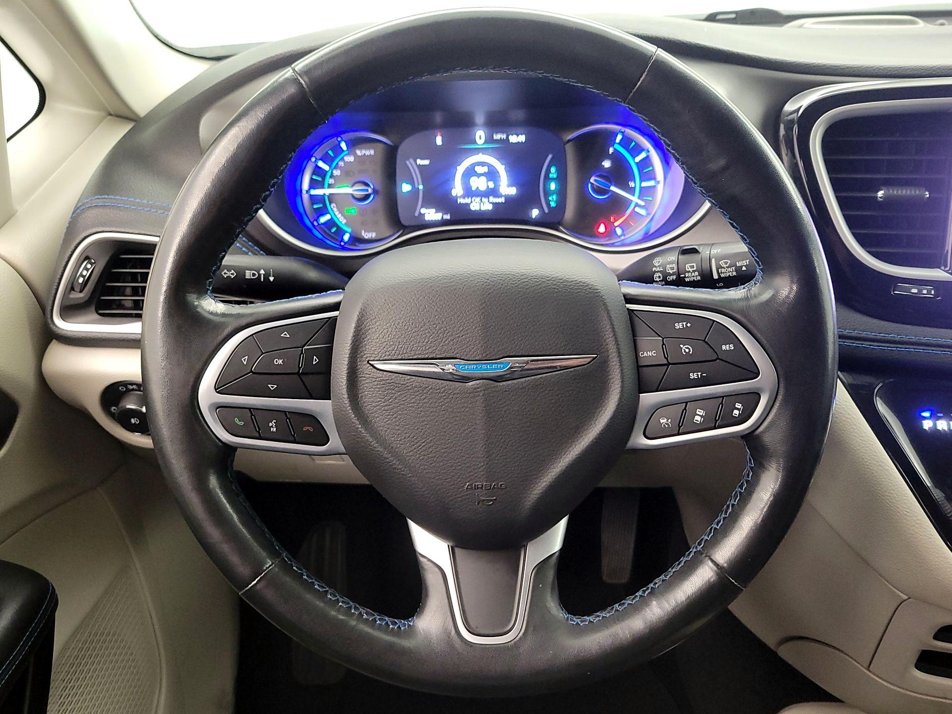 Thumbnail: 2021 Chrysler Pacifica - 10