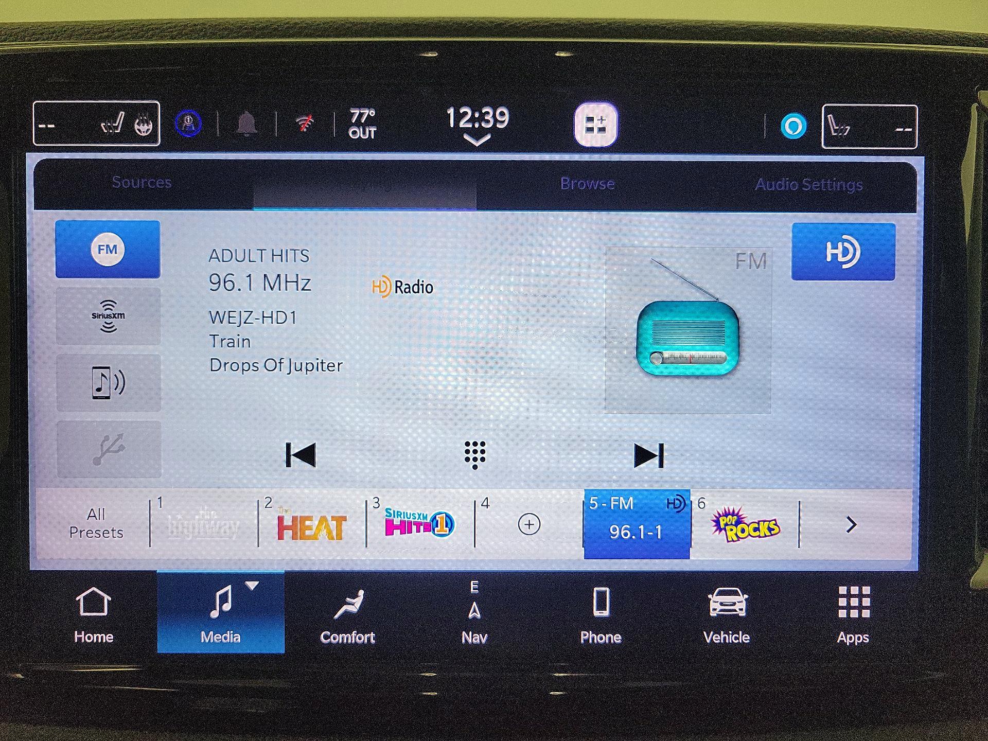 Thumbnail: 2021 Chrysler Pacifica - 16