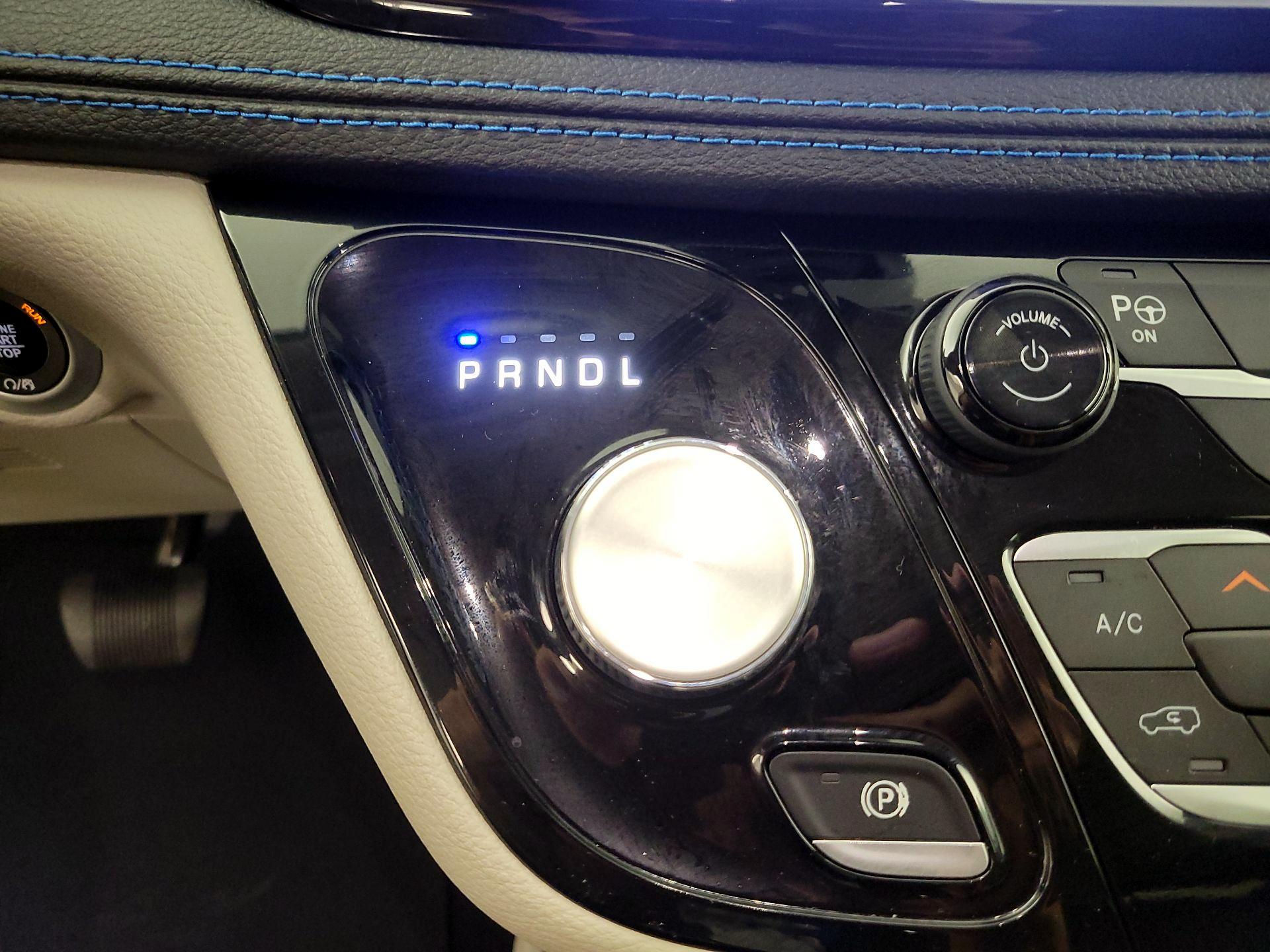 Thumbnail: 2021 Chrysler Pacifica - 18