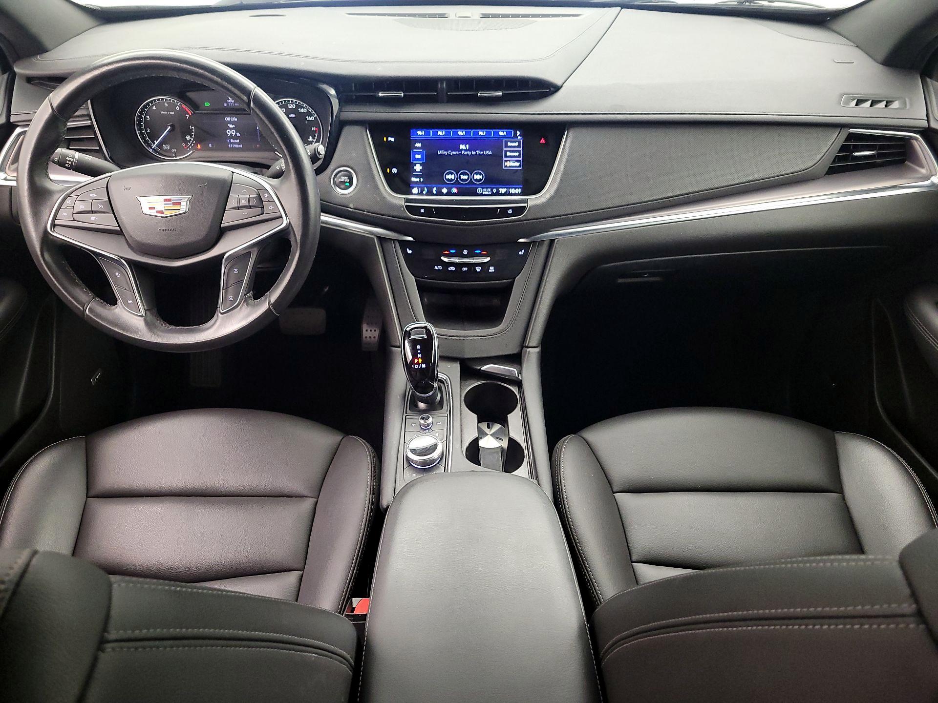 Thumbnail: 2023 Cadillac XT5 - 9