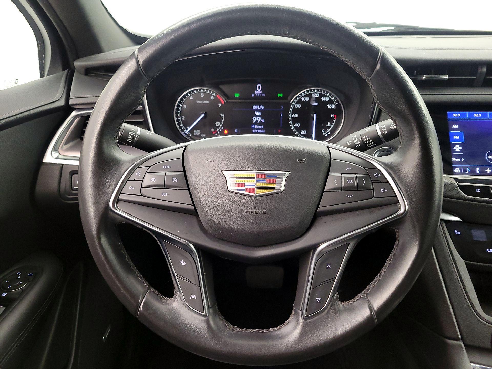 Thumbnail: 2023 Cadillac XT5 - 10