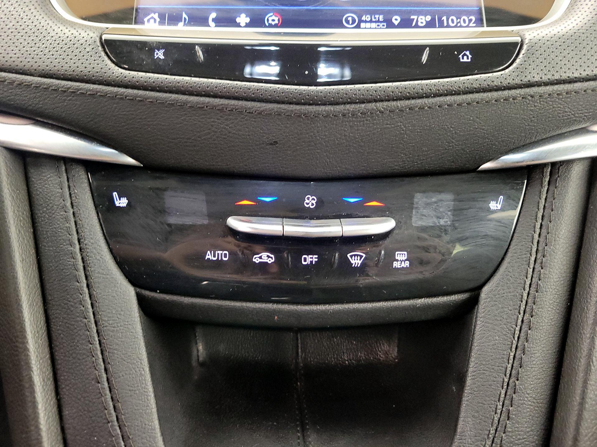 Thumbnail: 2023 Cadillac XT5 - 16