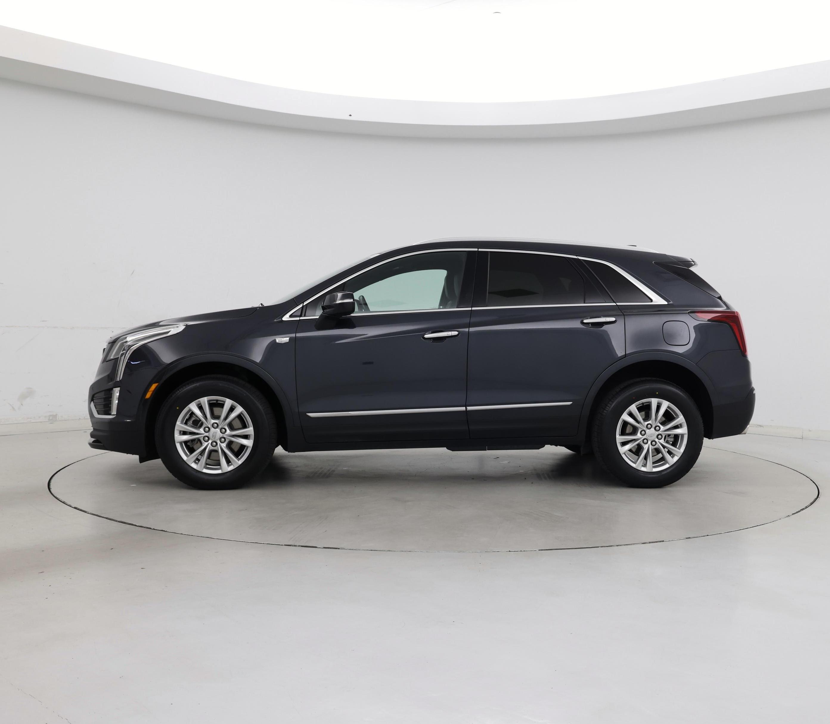 Thumbnail: 2023 Cadillac XT5 - 3