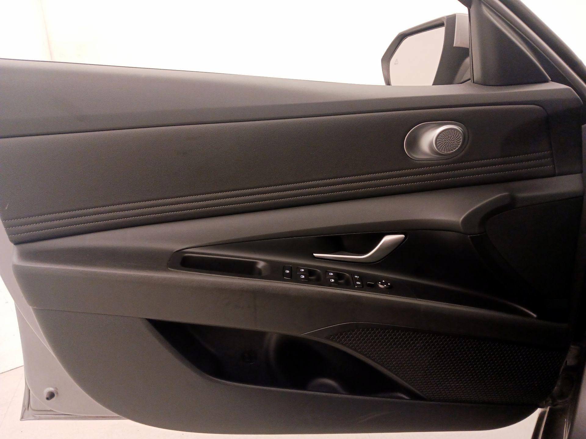 Thumbnail: 2024 Hyundai Elantra - 12