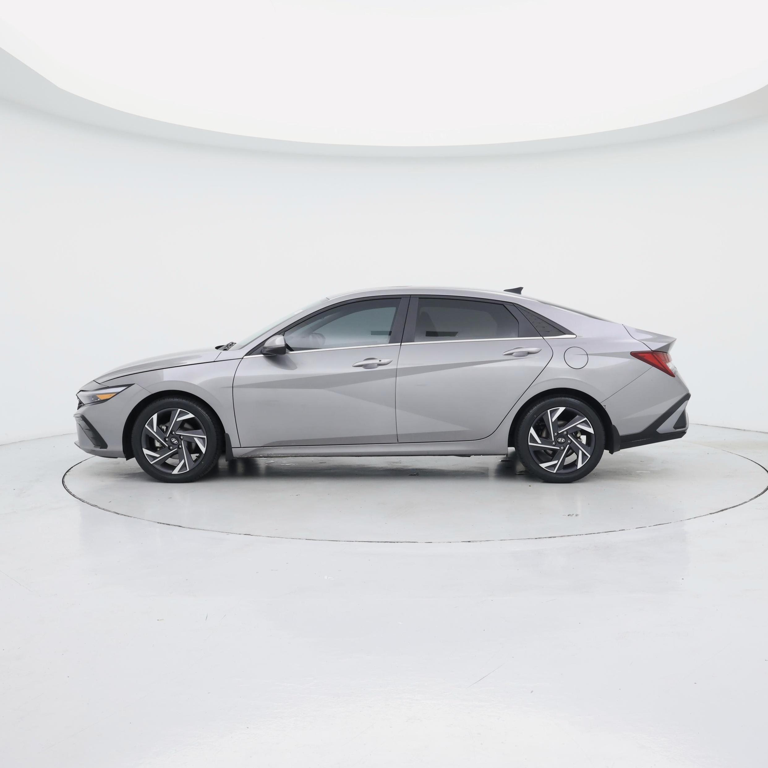 Thumbnail: 2024 Hyundai Elantra - 3