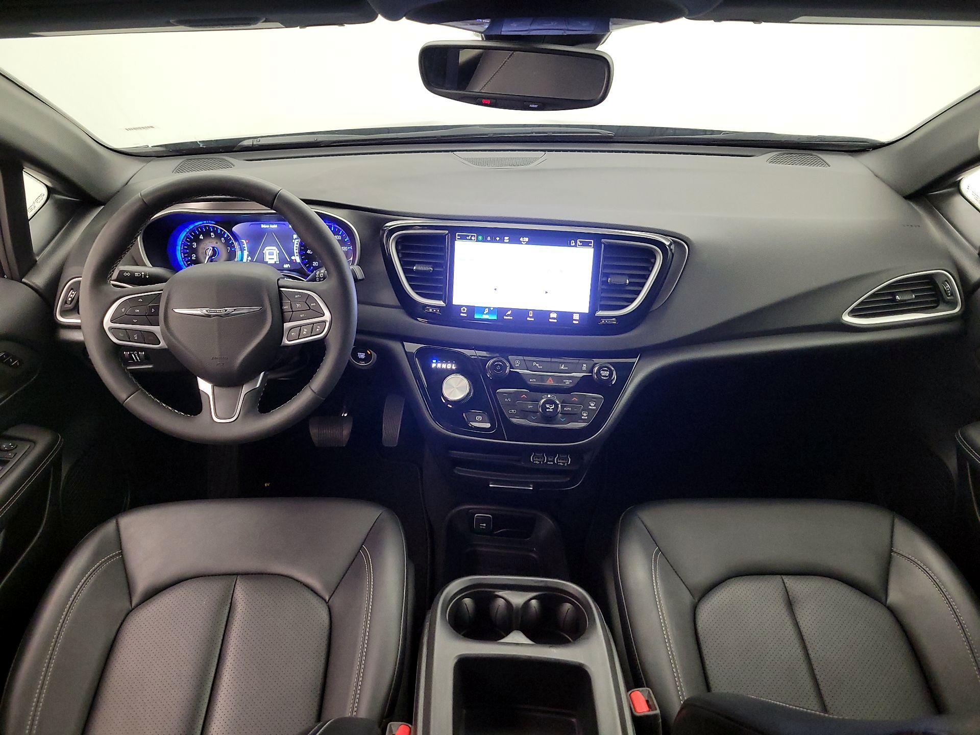 Thumbnail: 2025 Chrysler Pacifica - 9