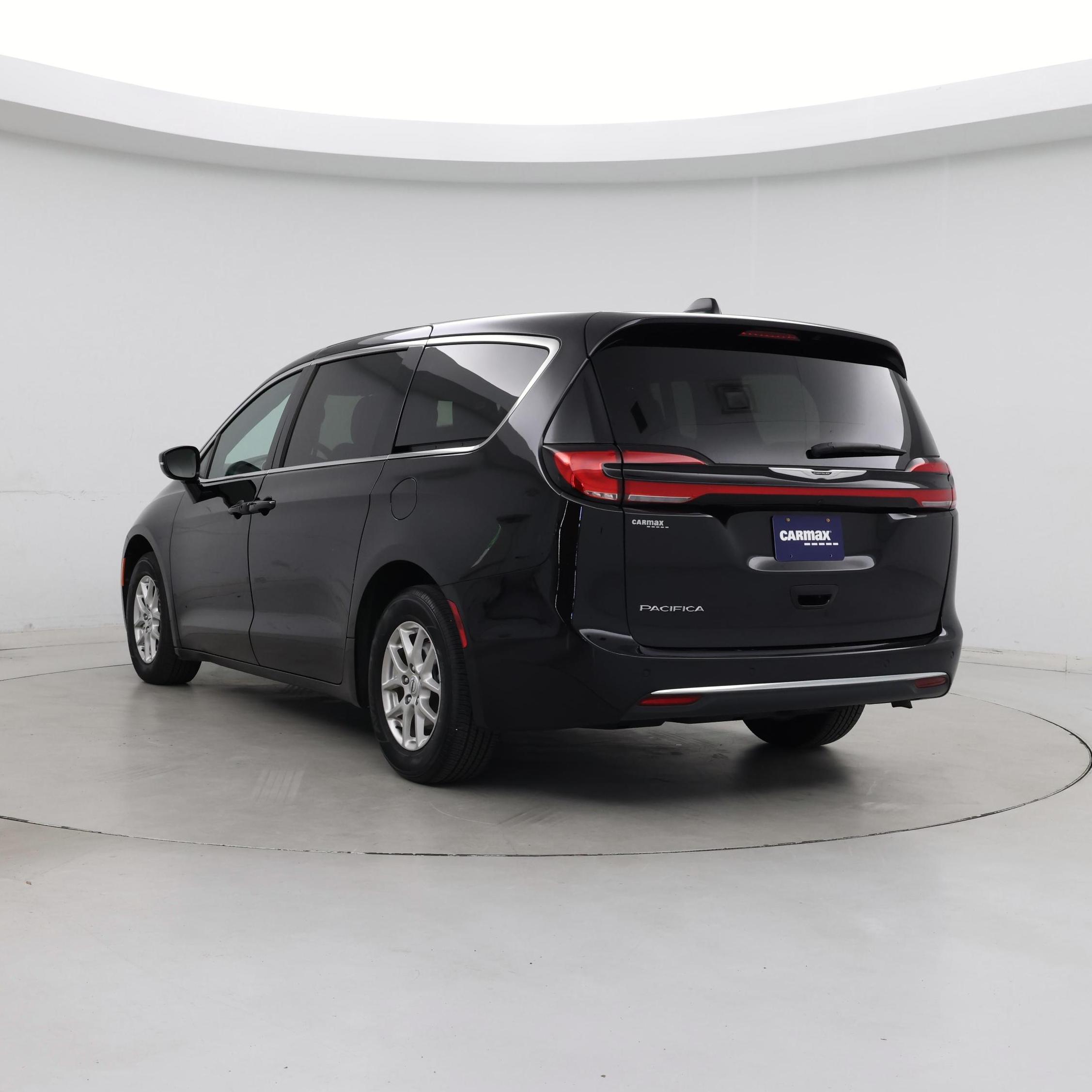 Thumbnail: 2025 Chrysler Pacifica - 2