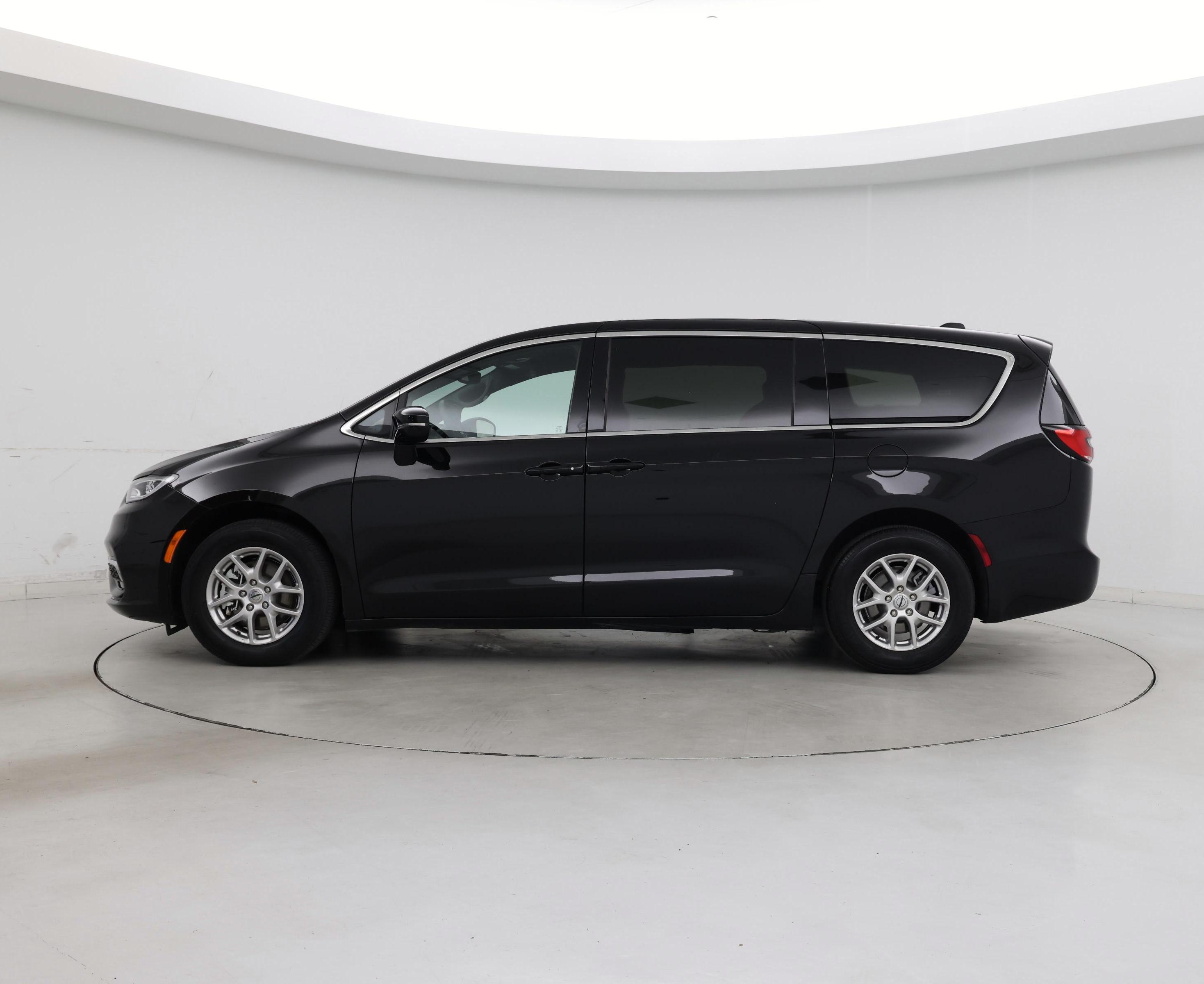 Thumbnail: 2025 Chrysler Pacifica - 3