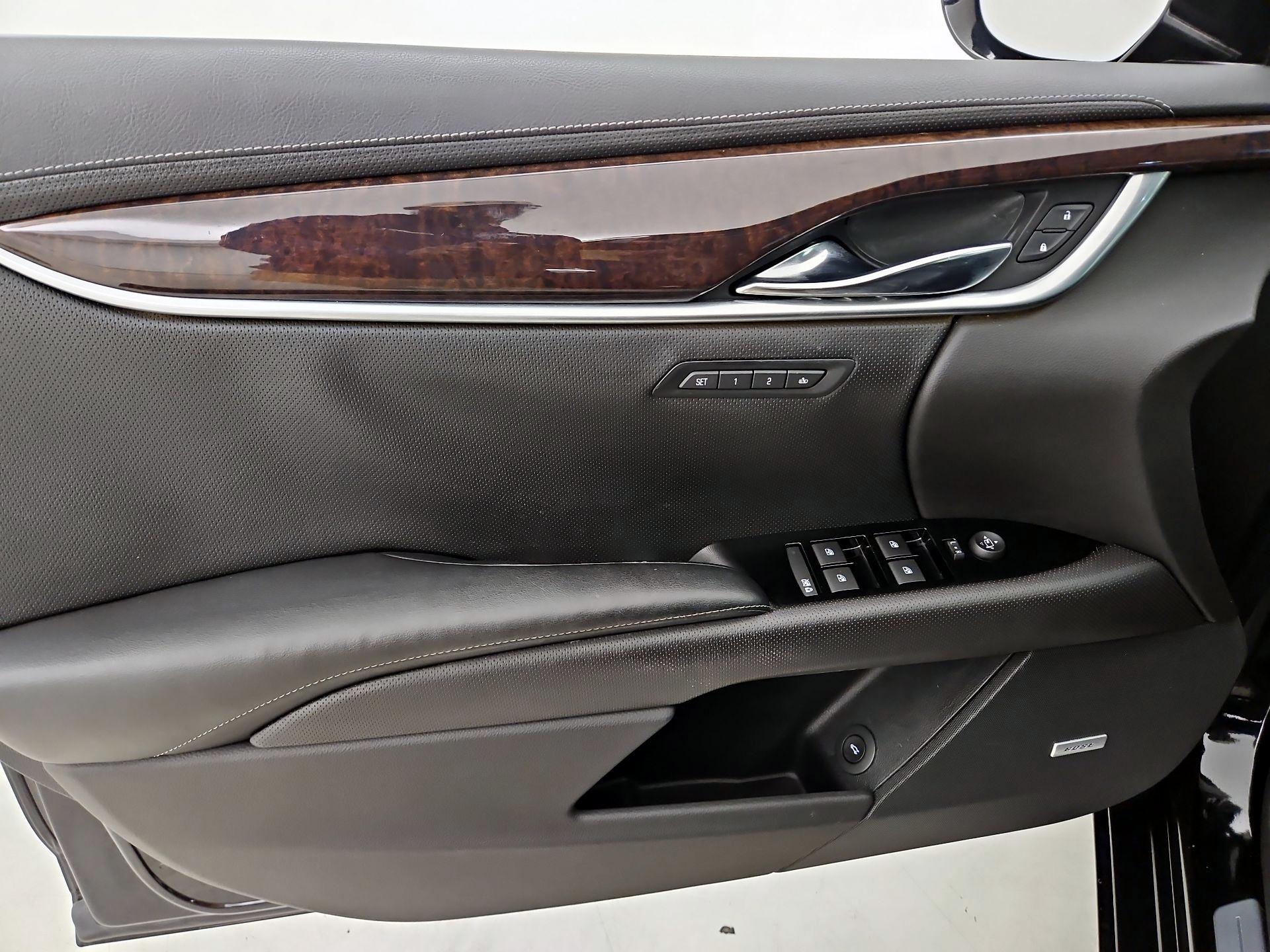 Thumbnail: 2016 Cadillac XTS - 12