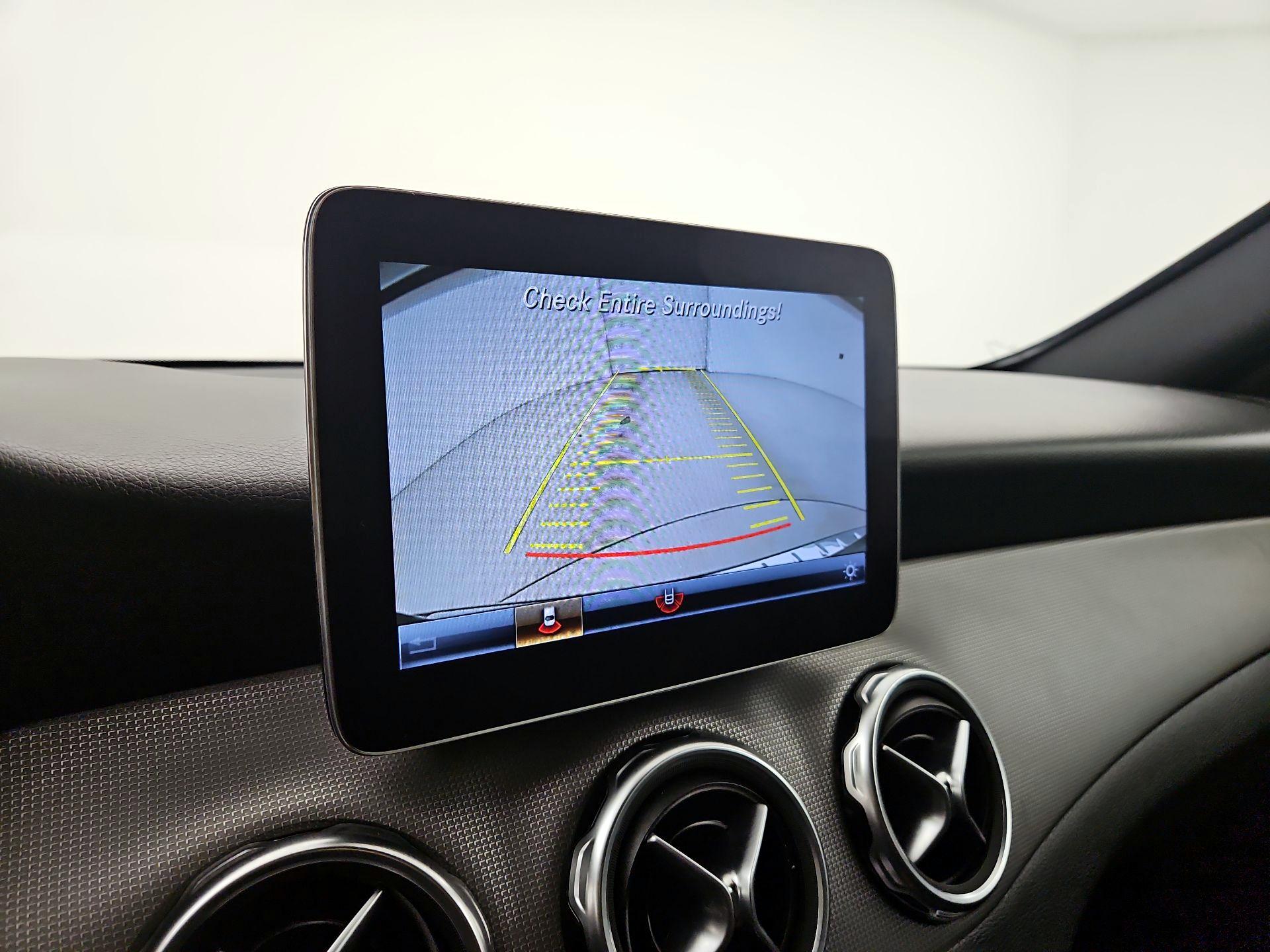 Thumbnail: 2020 Mercedes-Benz GLA - 14