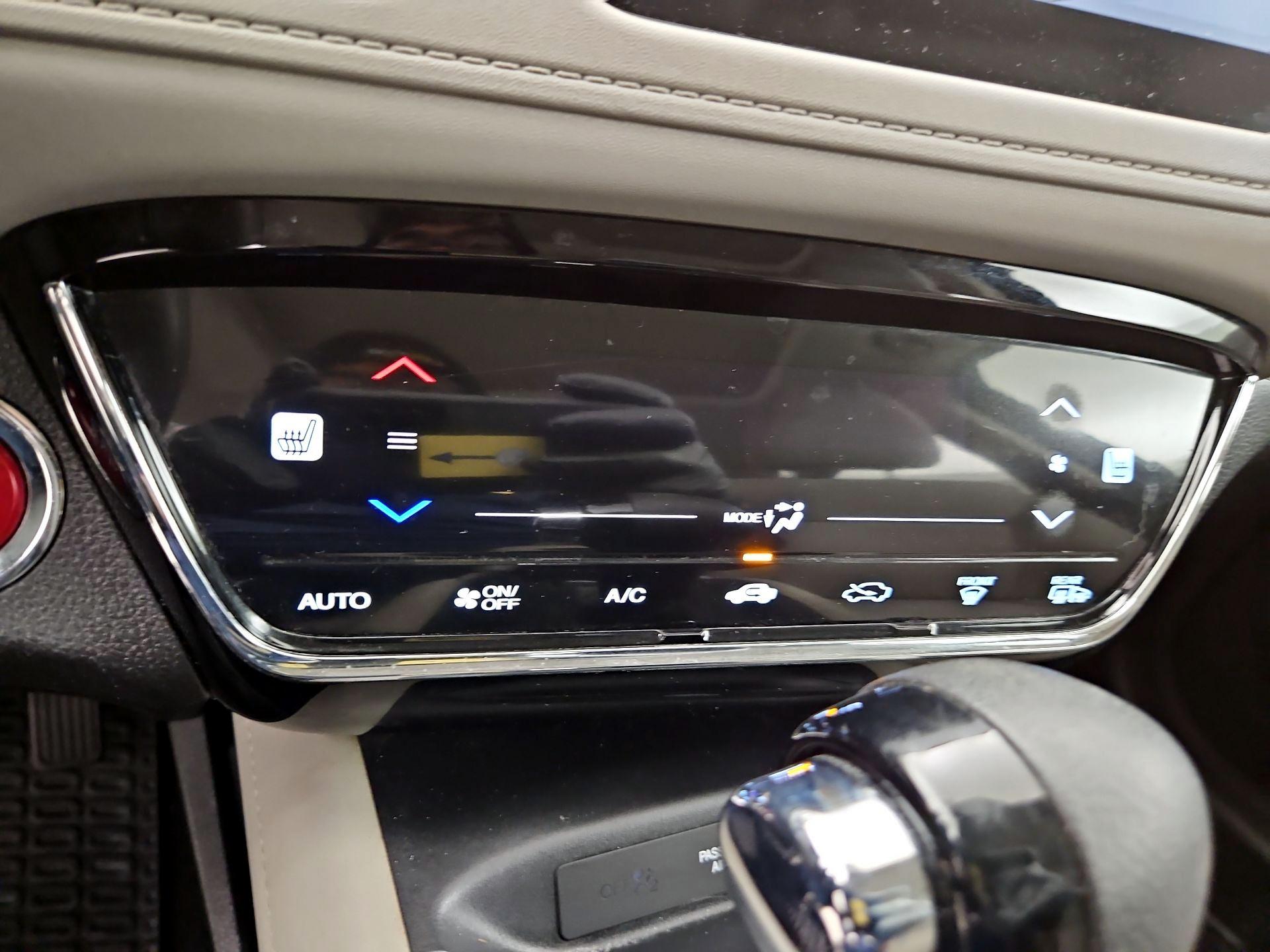 Thumbnail: 2016 Honda HR-V - 16
