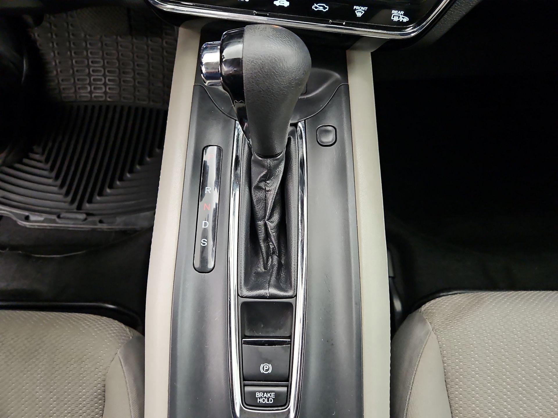 Thumbnail: 2016 Honda HR-V - 17