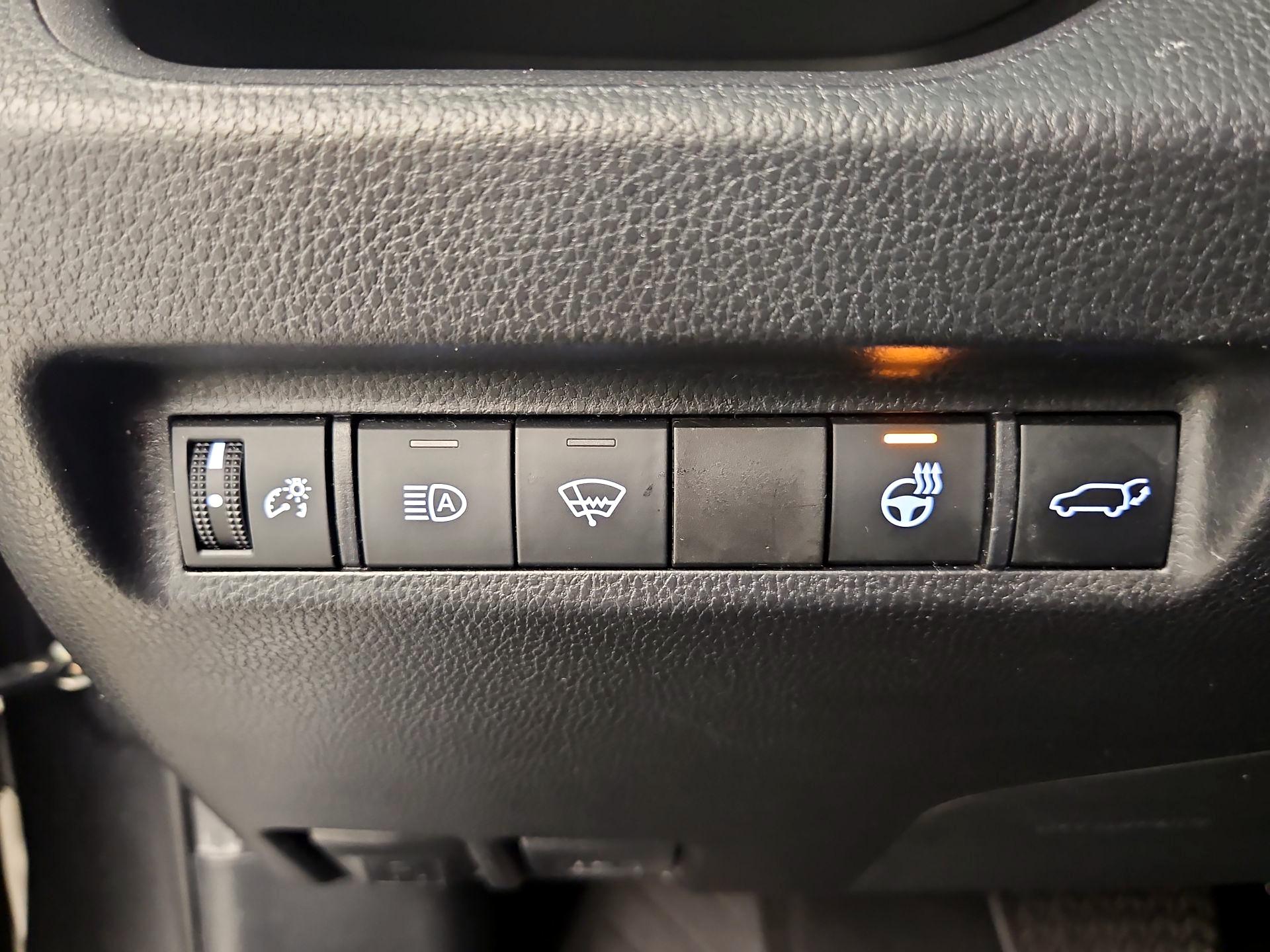 Thumbnail: 2020 Toyota RAV4 - 13