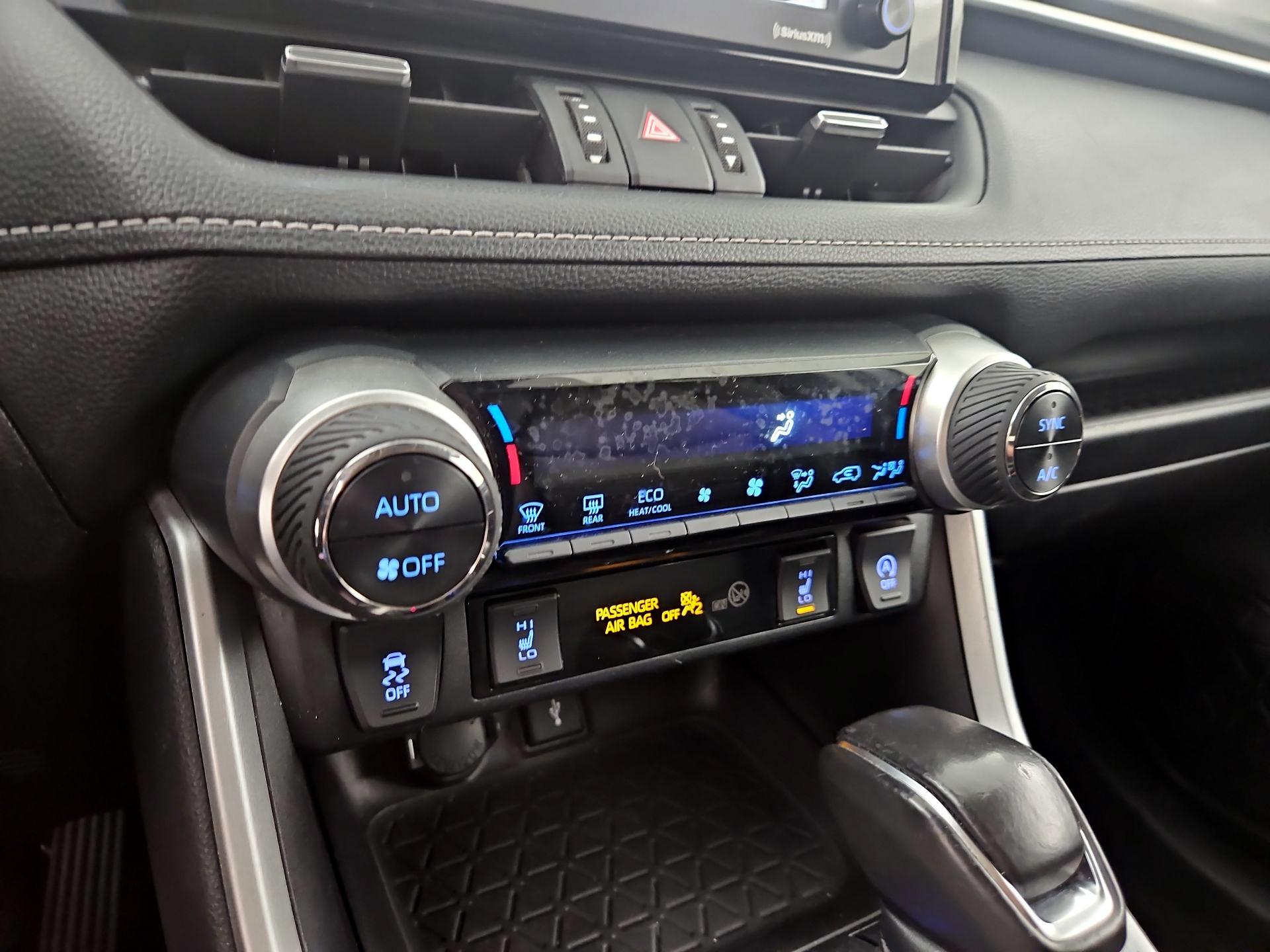 Thumbnail: 2020 Toyota RAV4 - 16