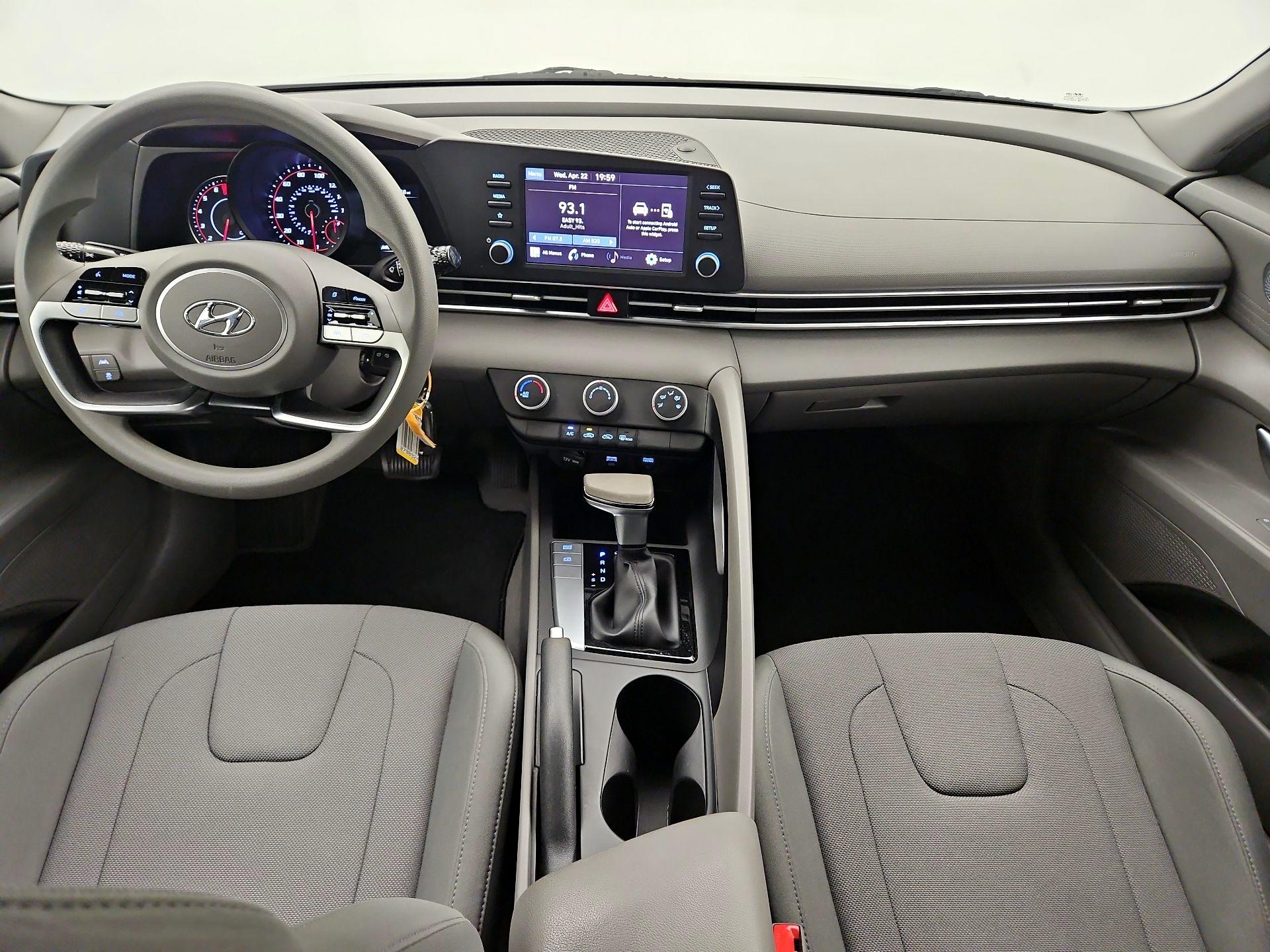 Thumbnail: 2022 Hyundai Elantra - 9