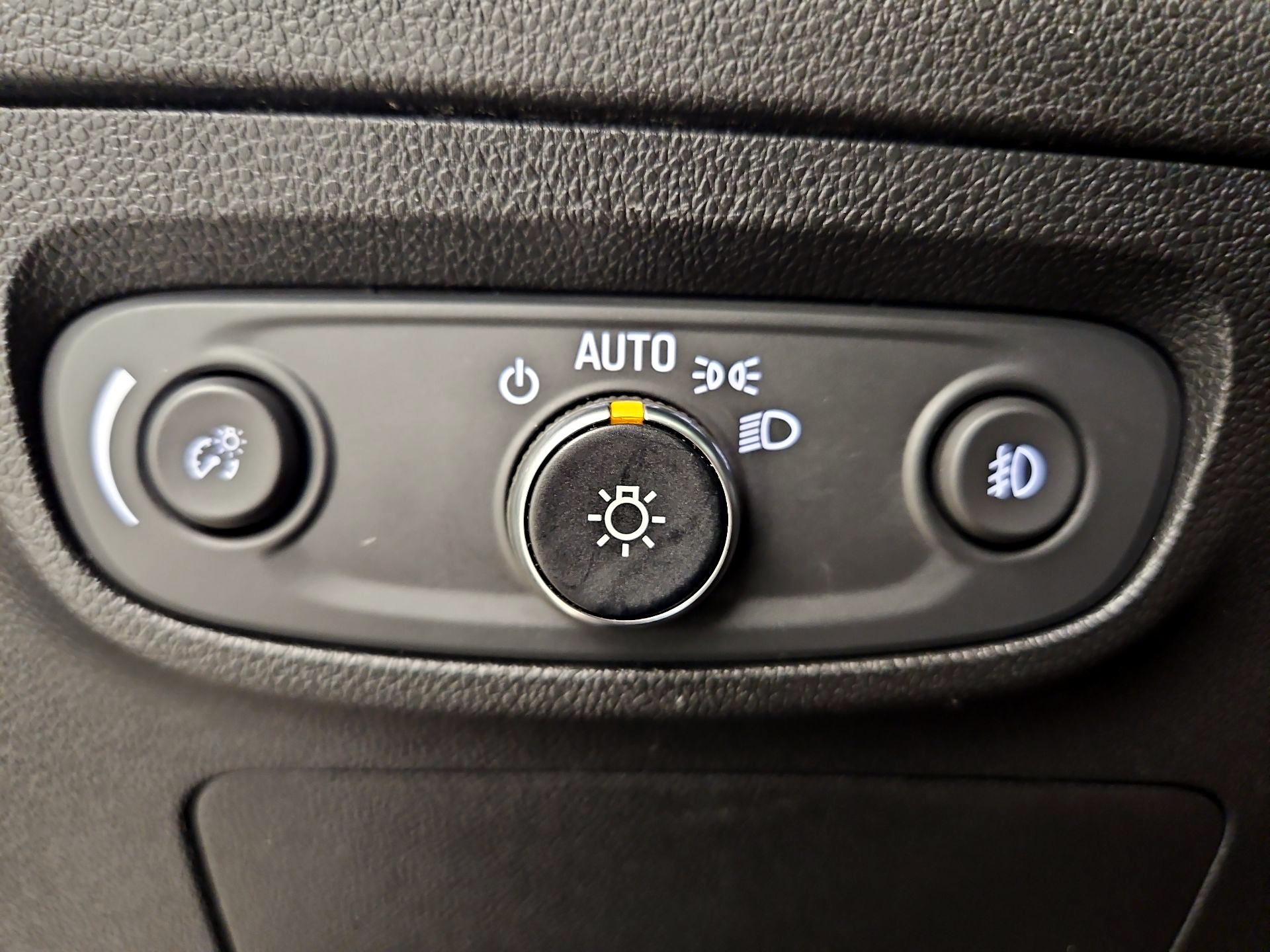 Thumbnail: 2020 Buick Encore GX - 13