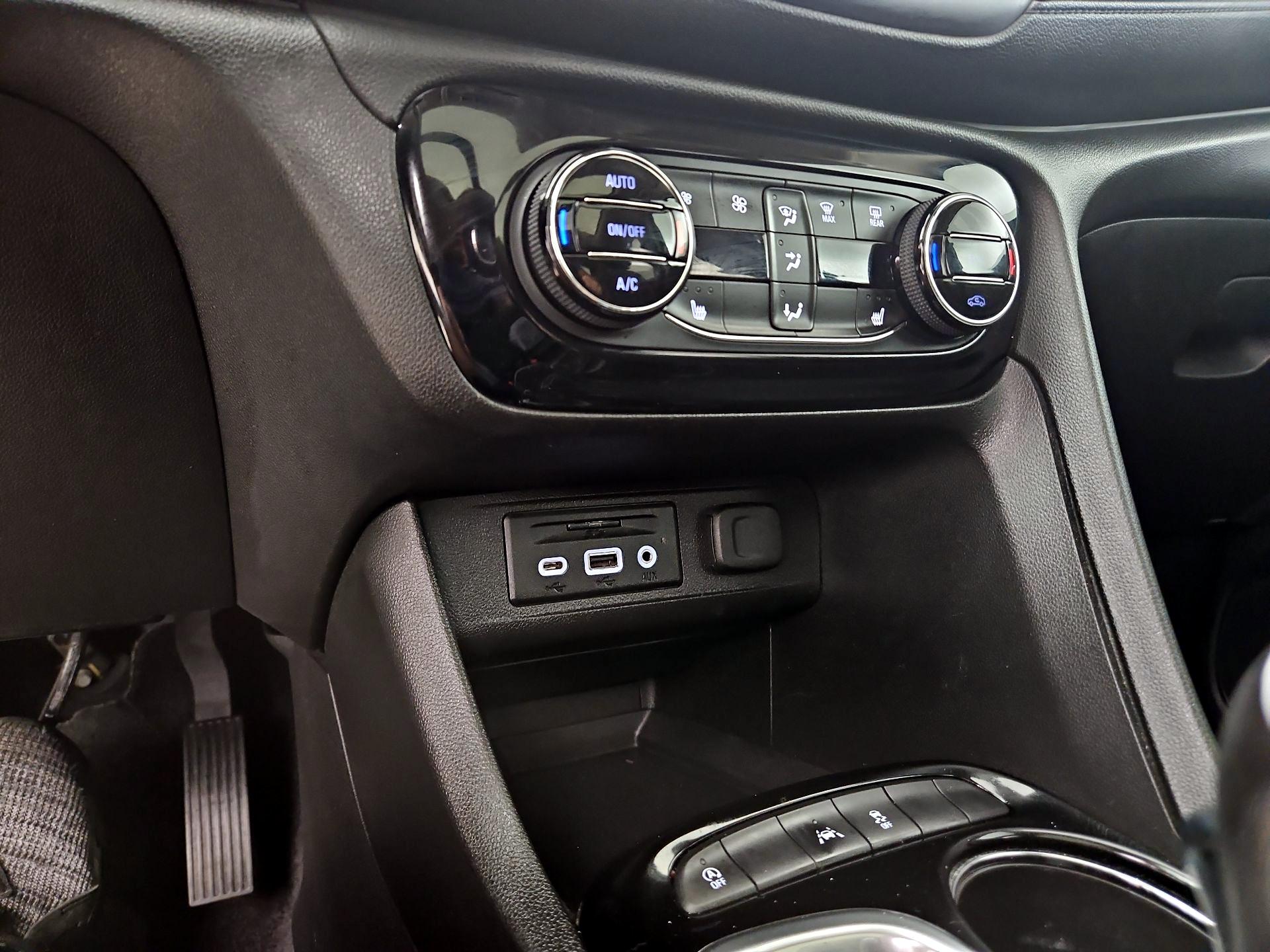 Thumbnail: 2020 Buick Encore GX - 19