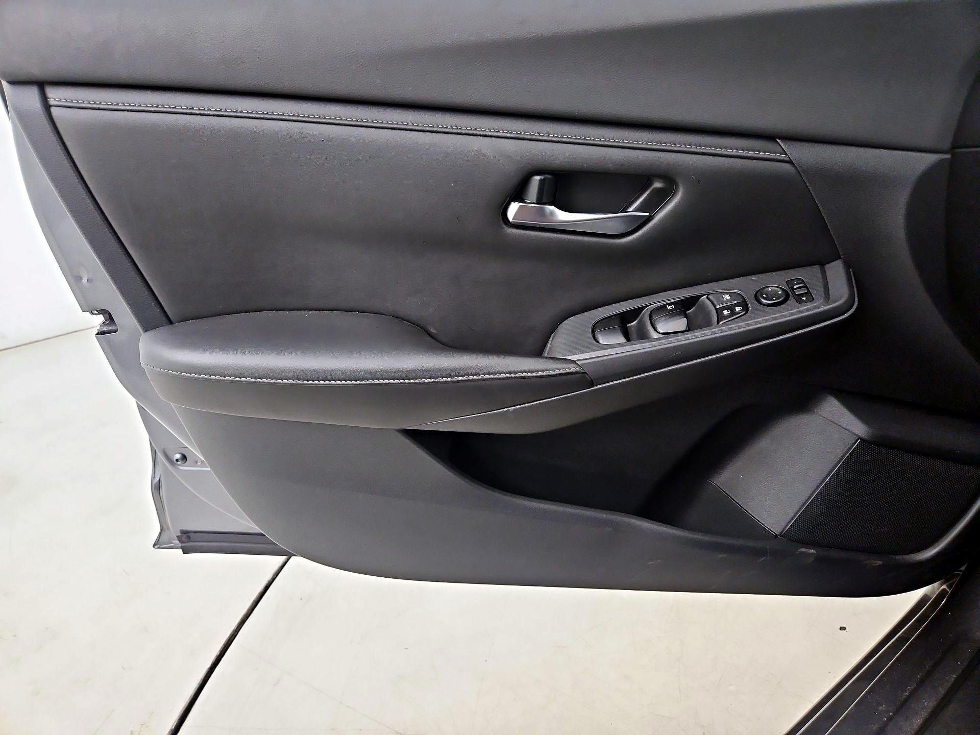 Thumbnail: 2020 Nissan Sentra - 10
