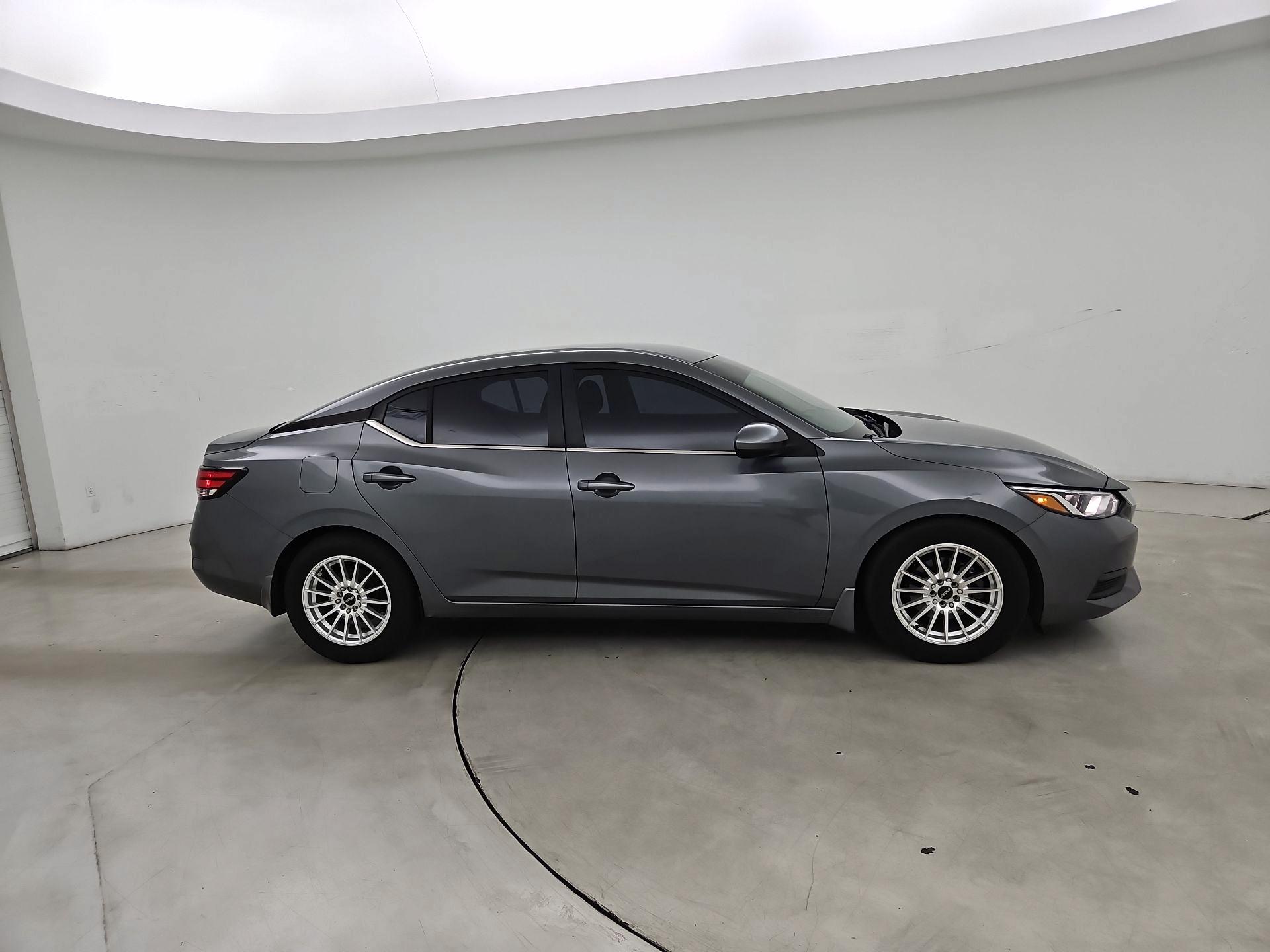 Thumbnail: 2020 Nissan Sentra - 4