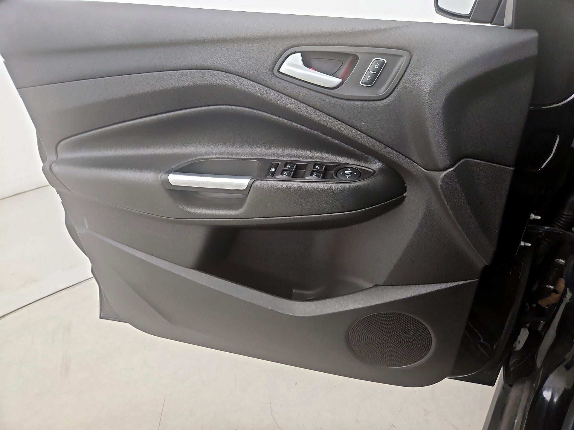 Thumbnail: 2015 Ford C-Max - 12