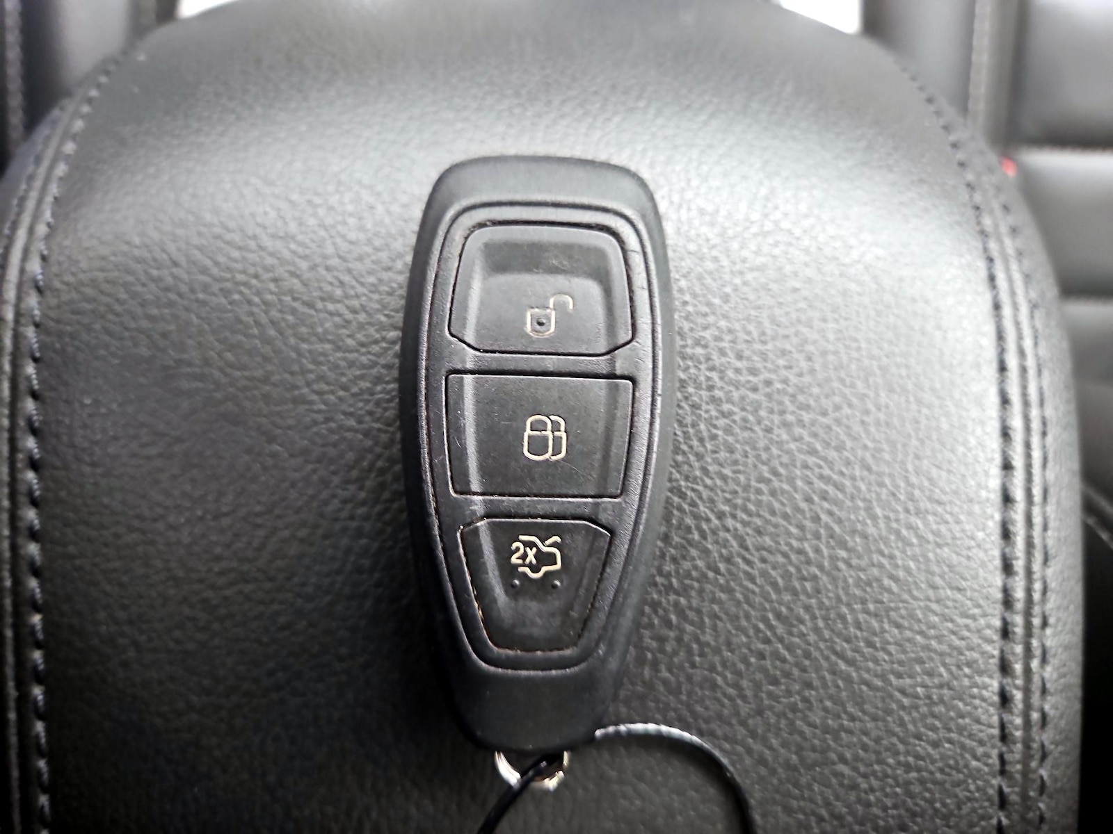 2015 Ford C-Max SEL - Photo 24