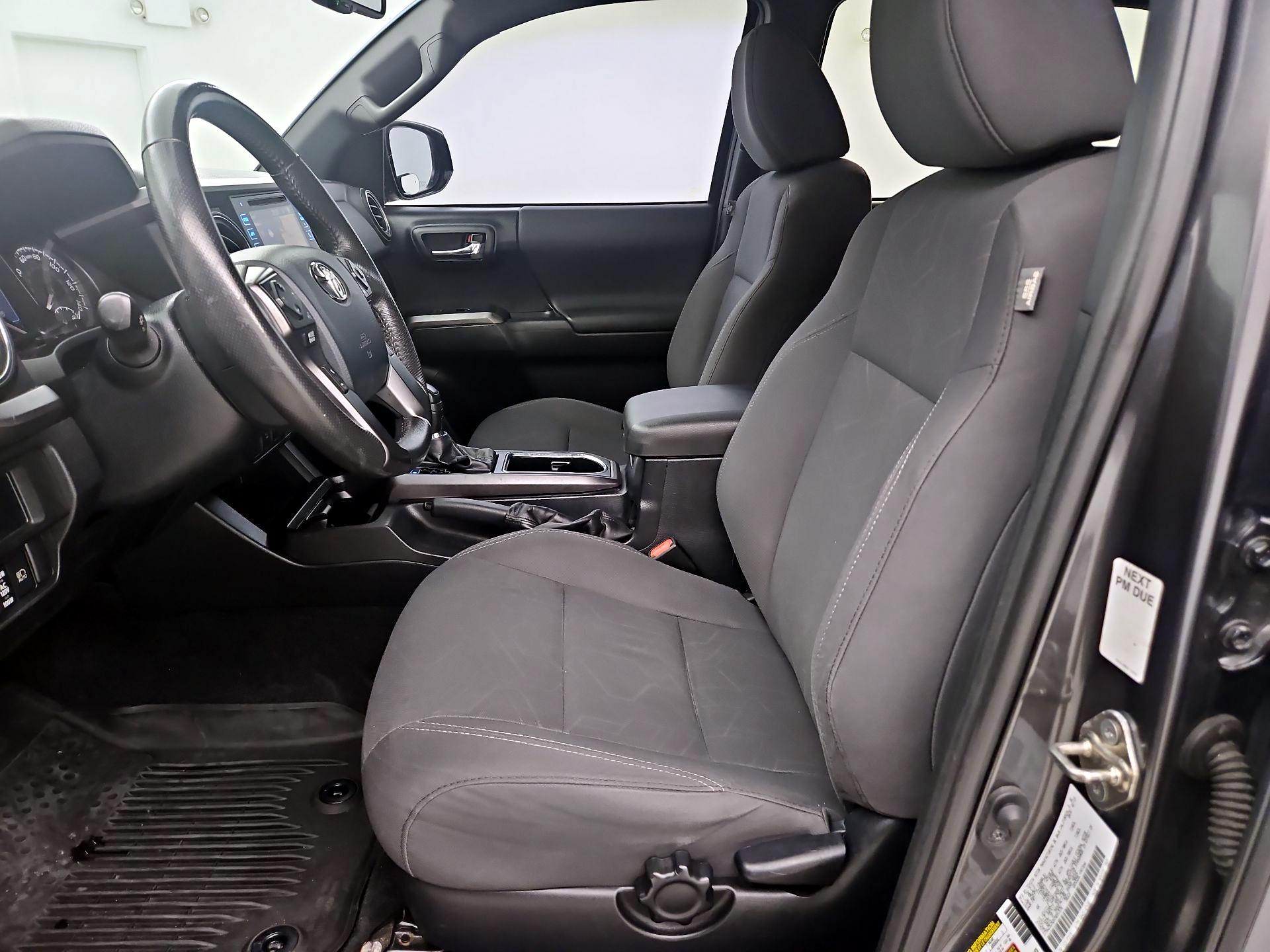 Thumbnail: 2019 Toyota Tacoma - 9