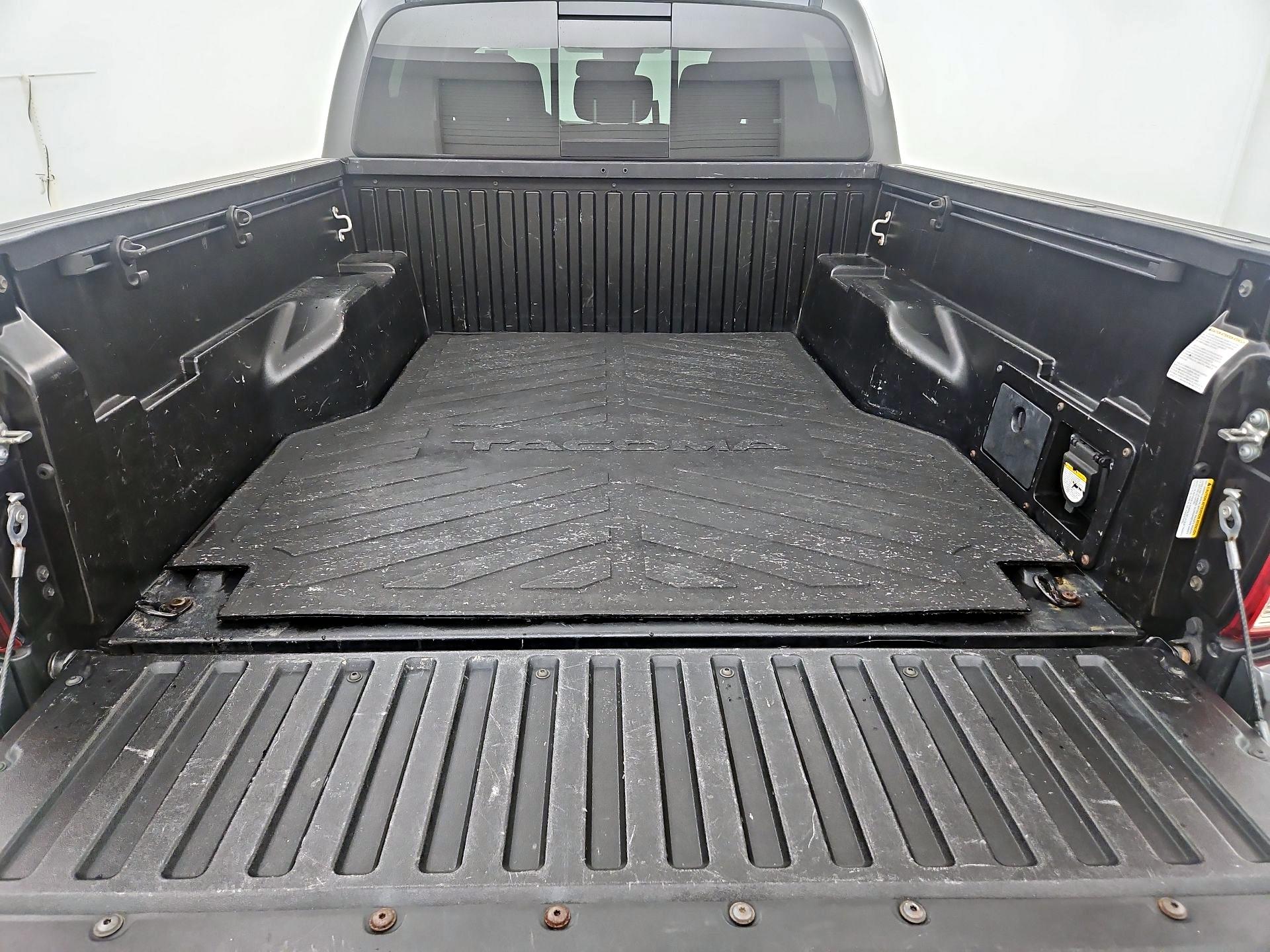 Thumbnail: 2019 Toyota Tacoma - 19