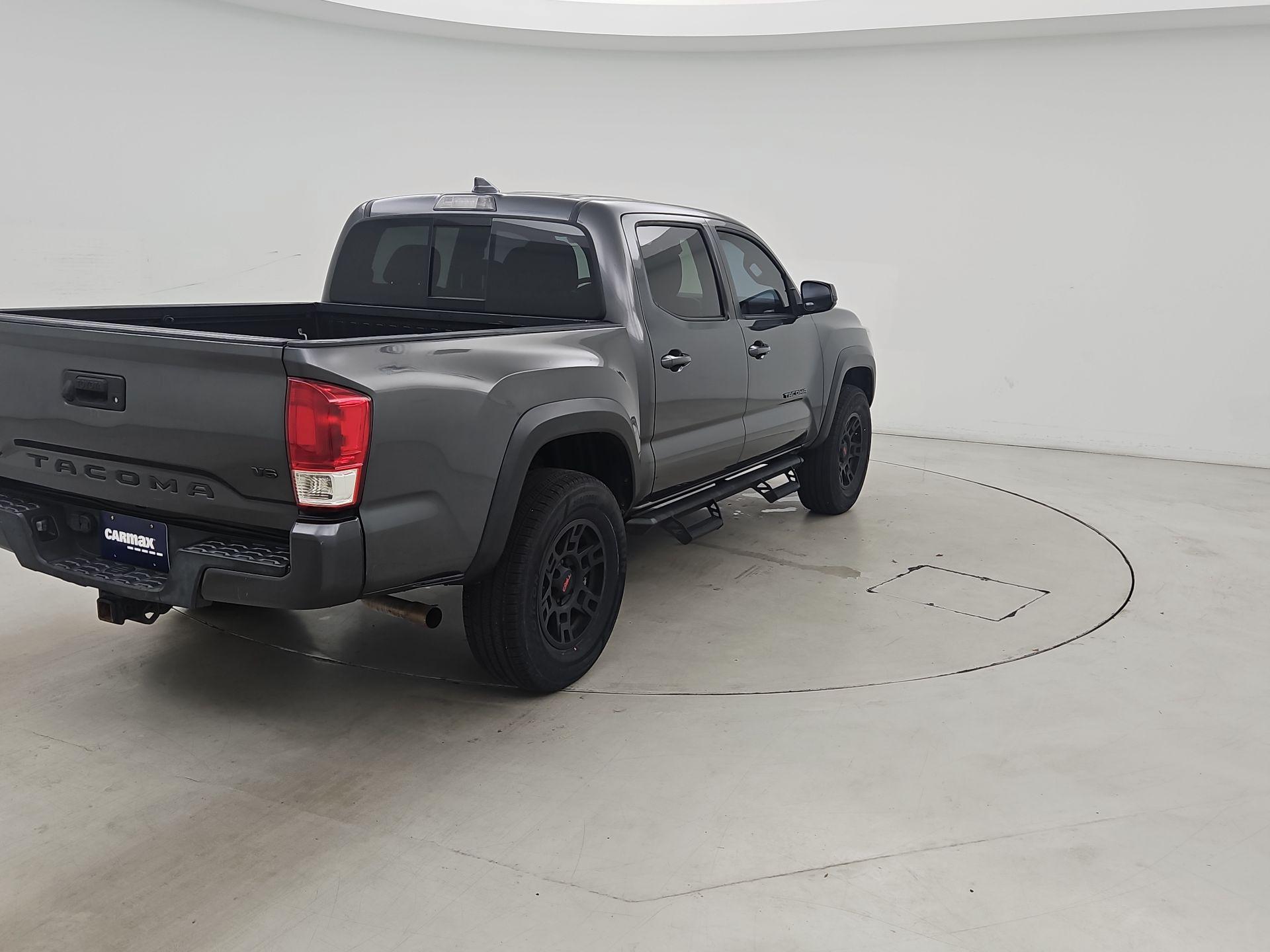 Thumbnail: 2019 Toyota Tacoma - 5