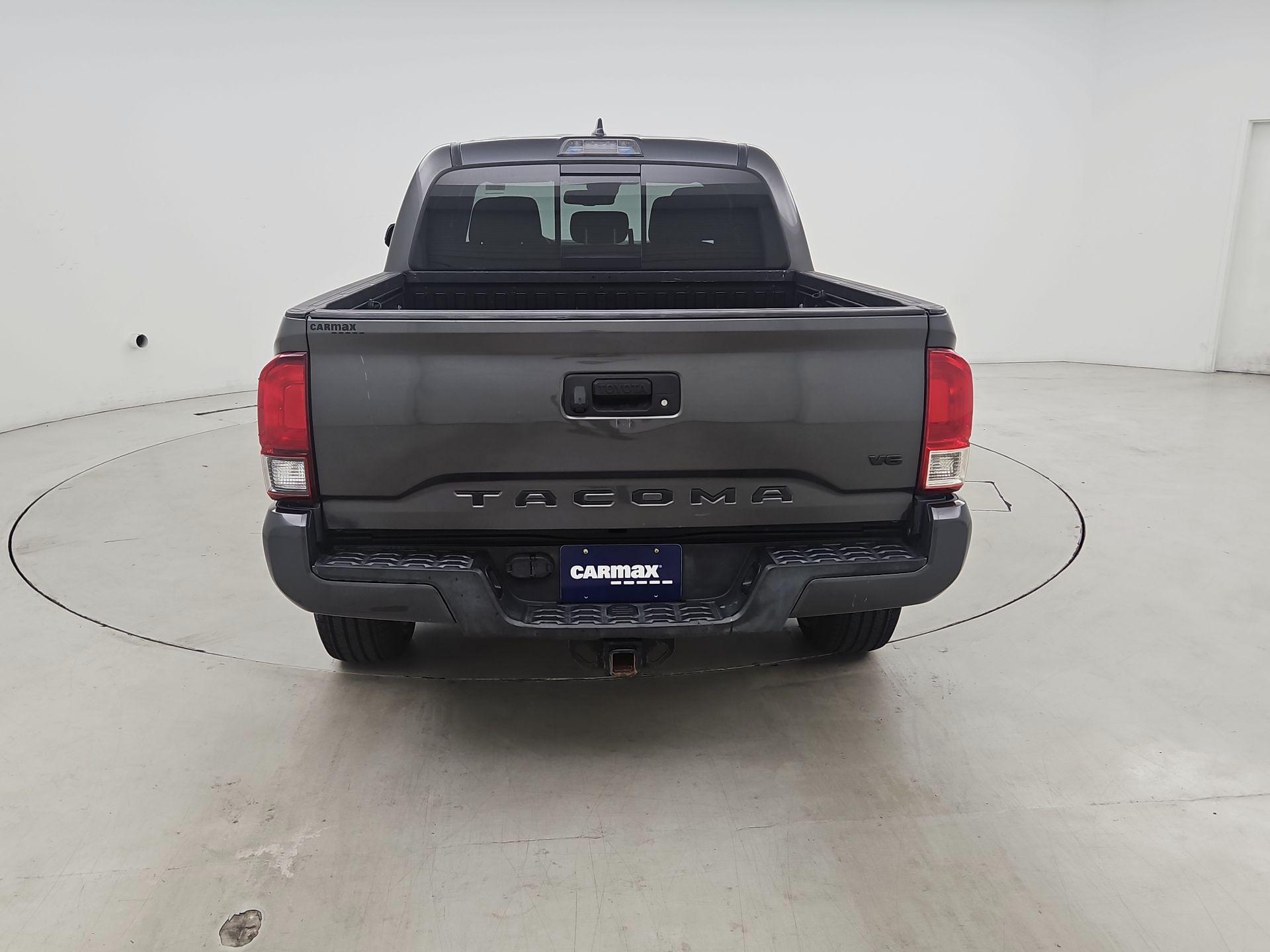 Thumbnail: 2019 Toyota Tacoma - 6