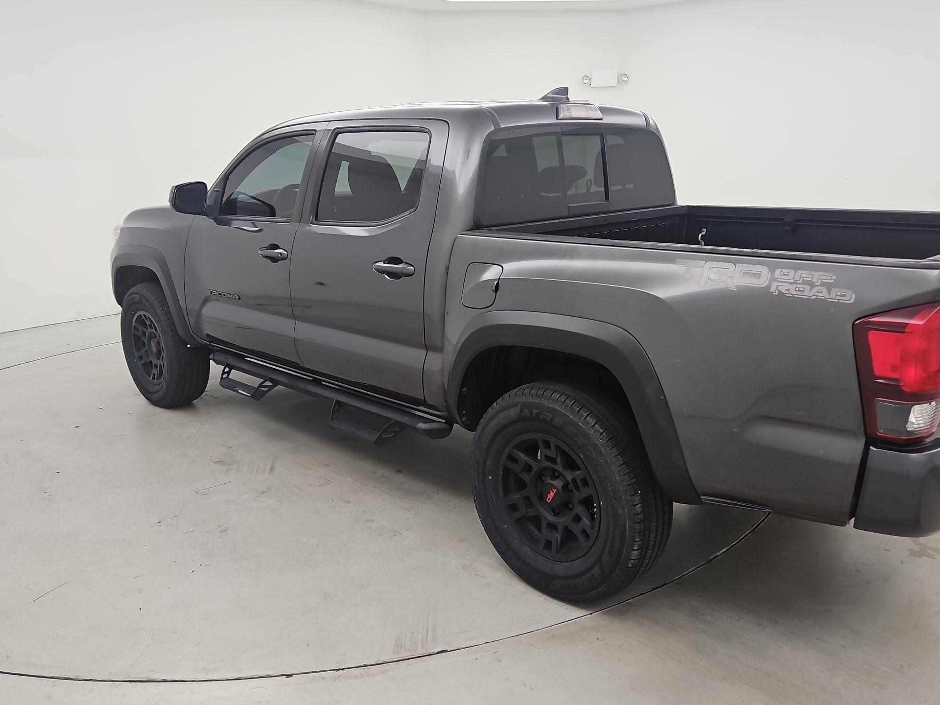 Thumbnail: 2019 Toyota Tacoma - 7