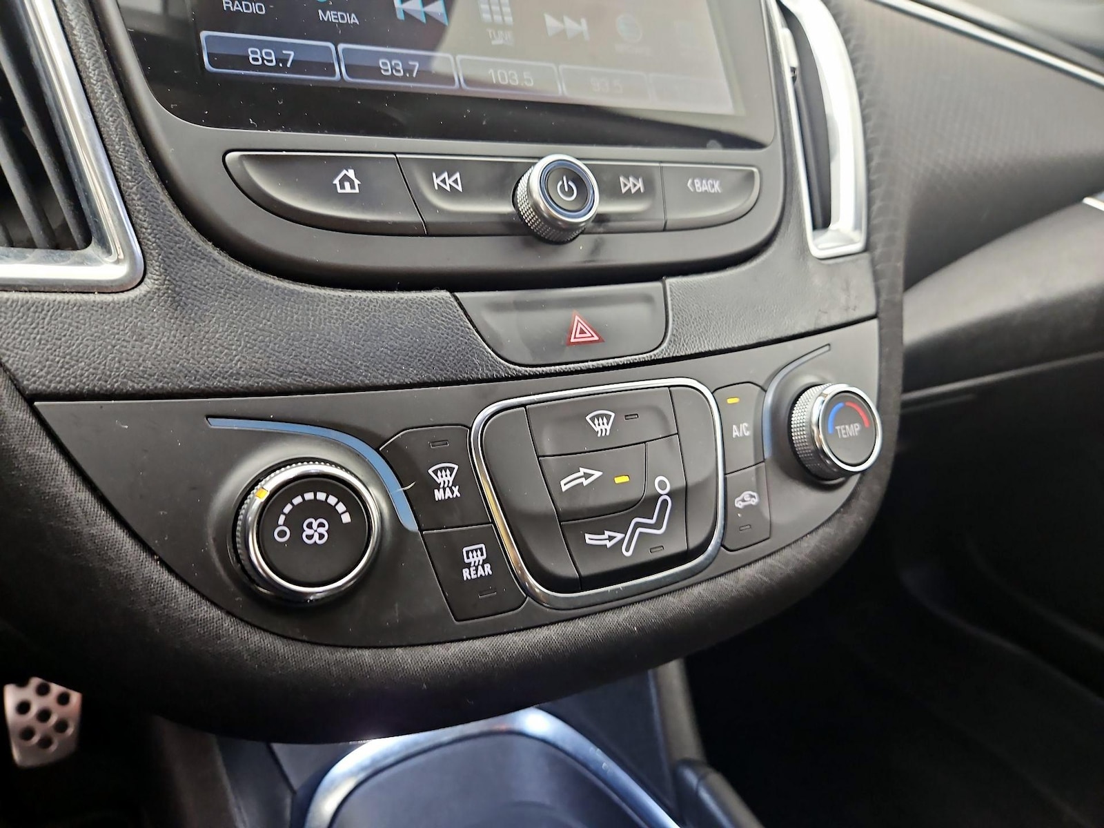 2016 Chevrolet Malibu 2LT - Photo 17