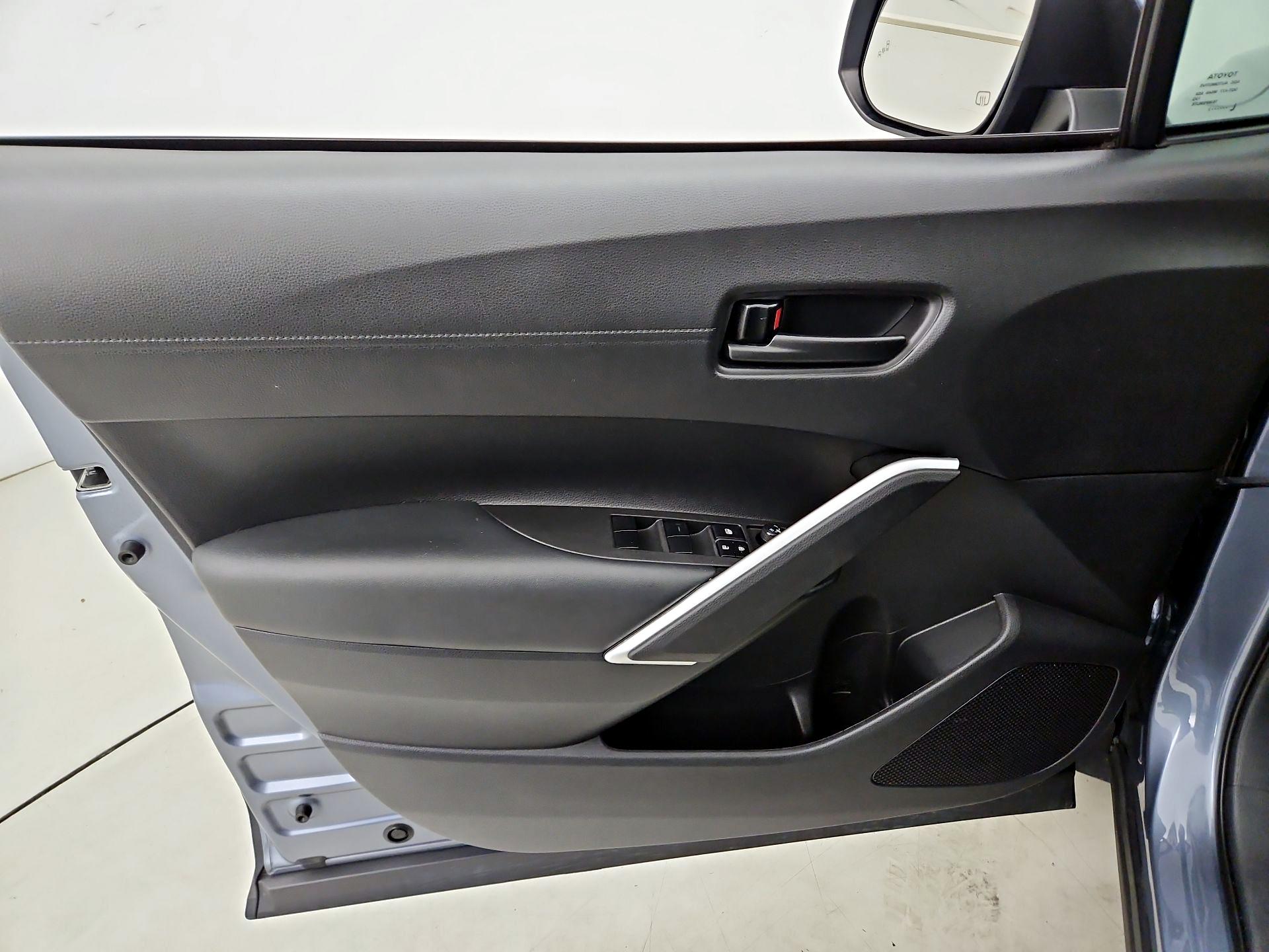 Thumbnail: 2022 Toyota Corolla Cross - 12