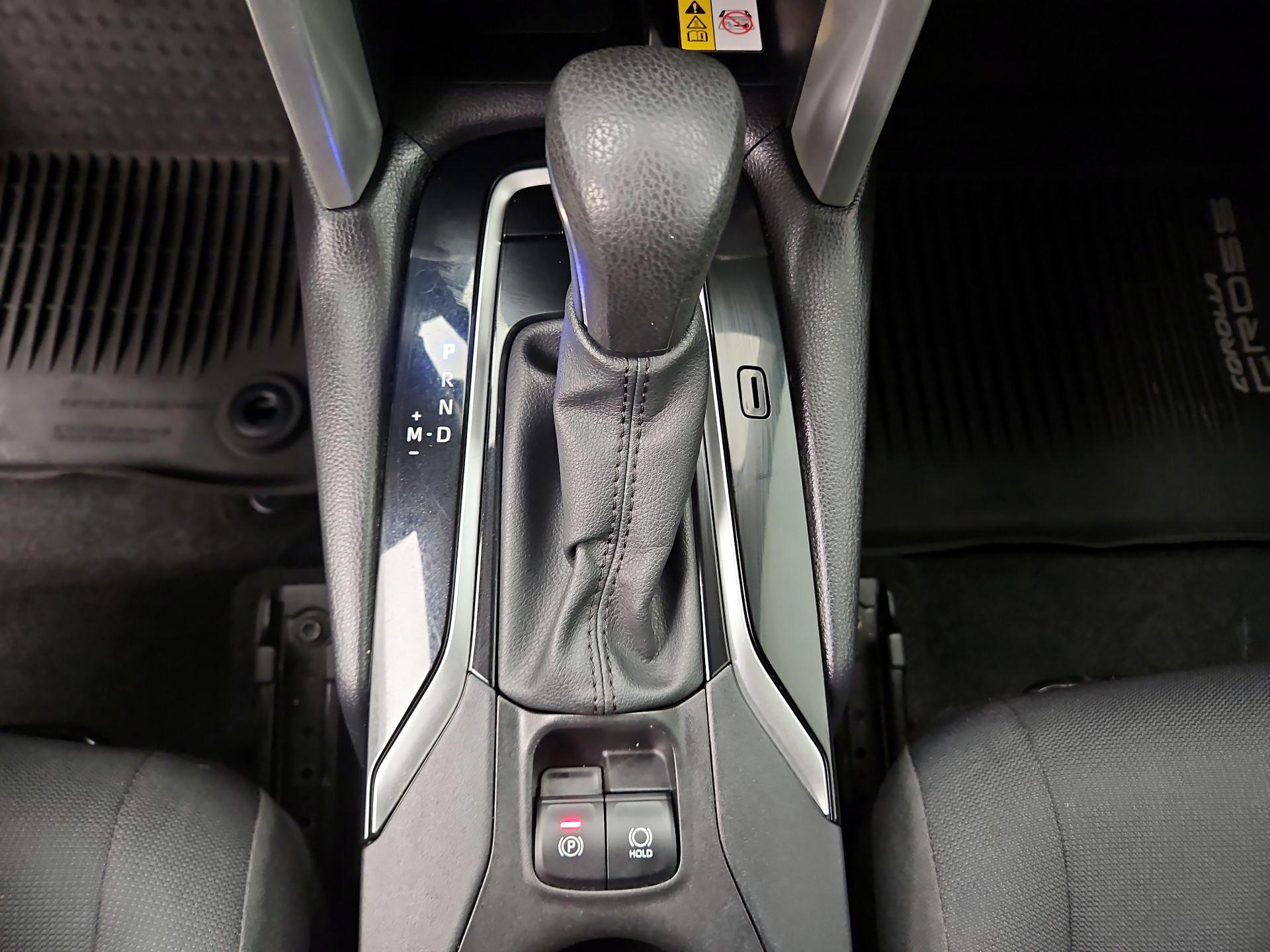 Thumbnail: 2022 Toyota Corolla Cross - 17