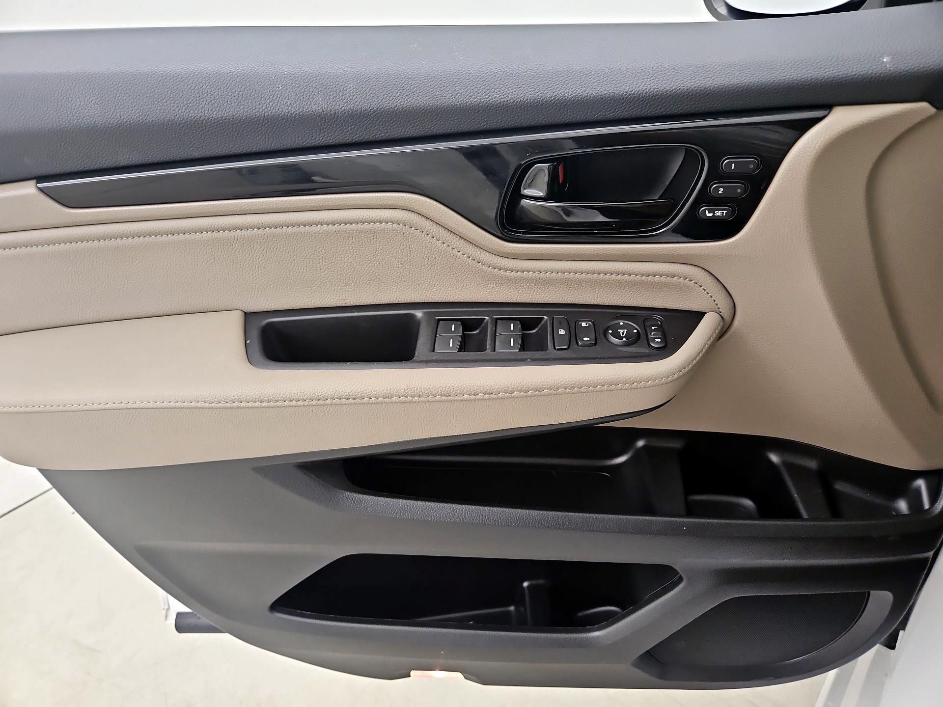 Thumbnail: 2023 Honda Odyssey - 12