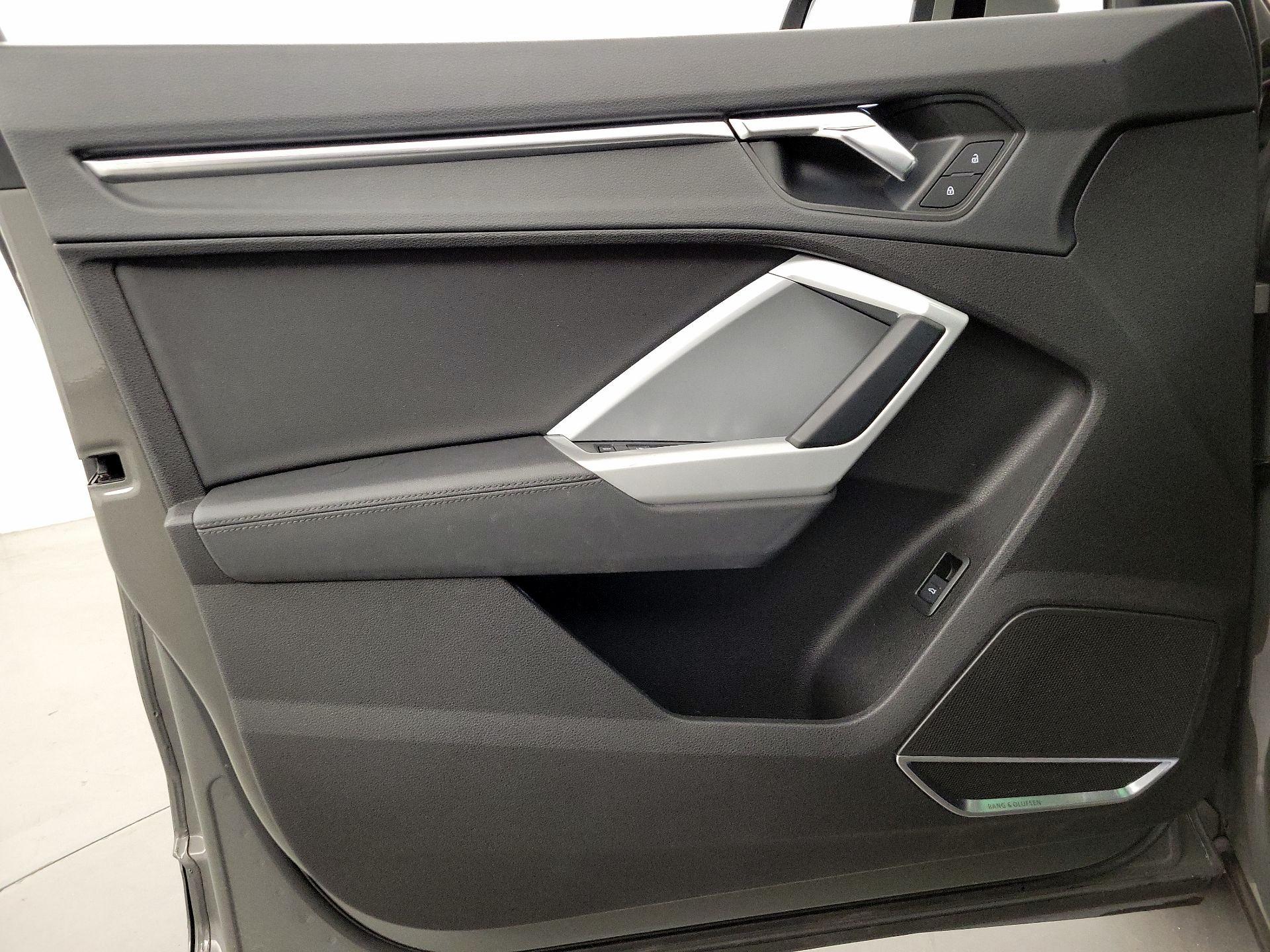Thumbnail: 2021 Audi Q3 - 12