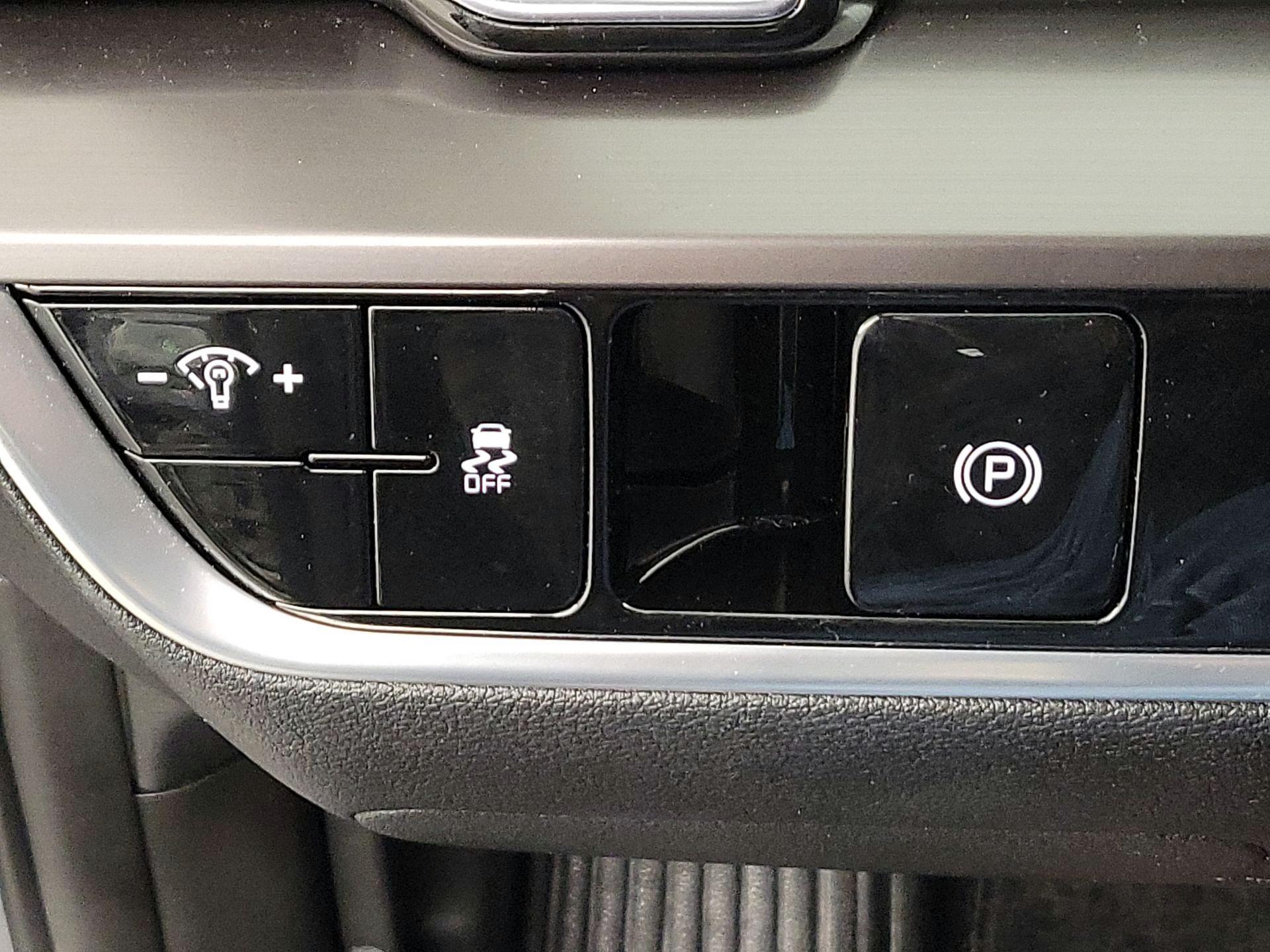 Thumbnail: 2023 Kia Sportage - 13