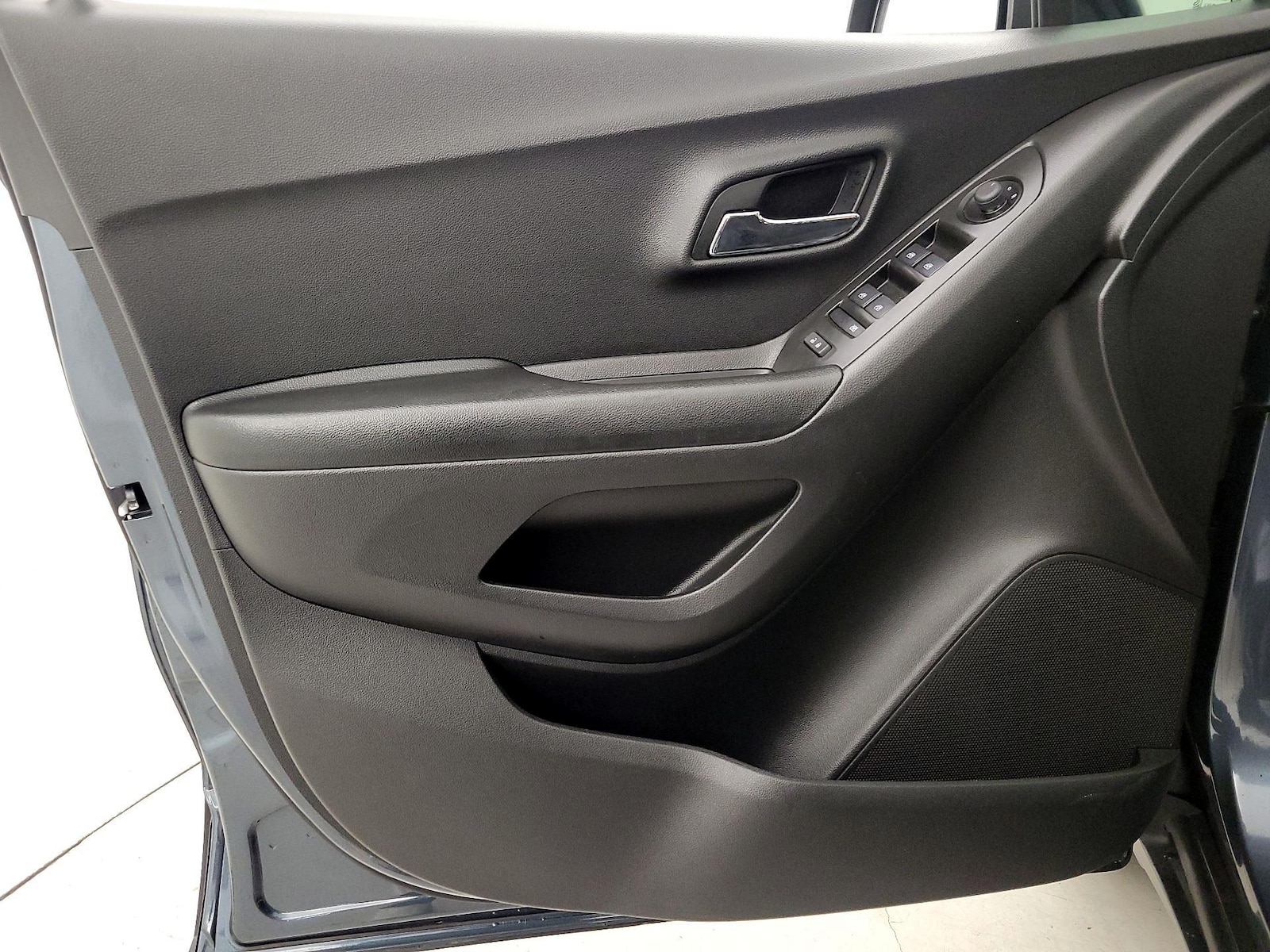 2021 Chevrolet Trax LS - Photo 13