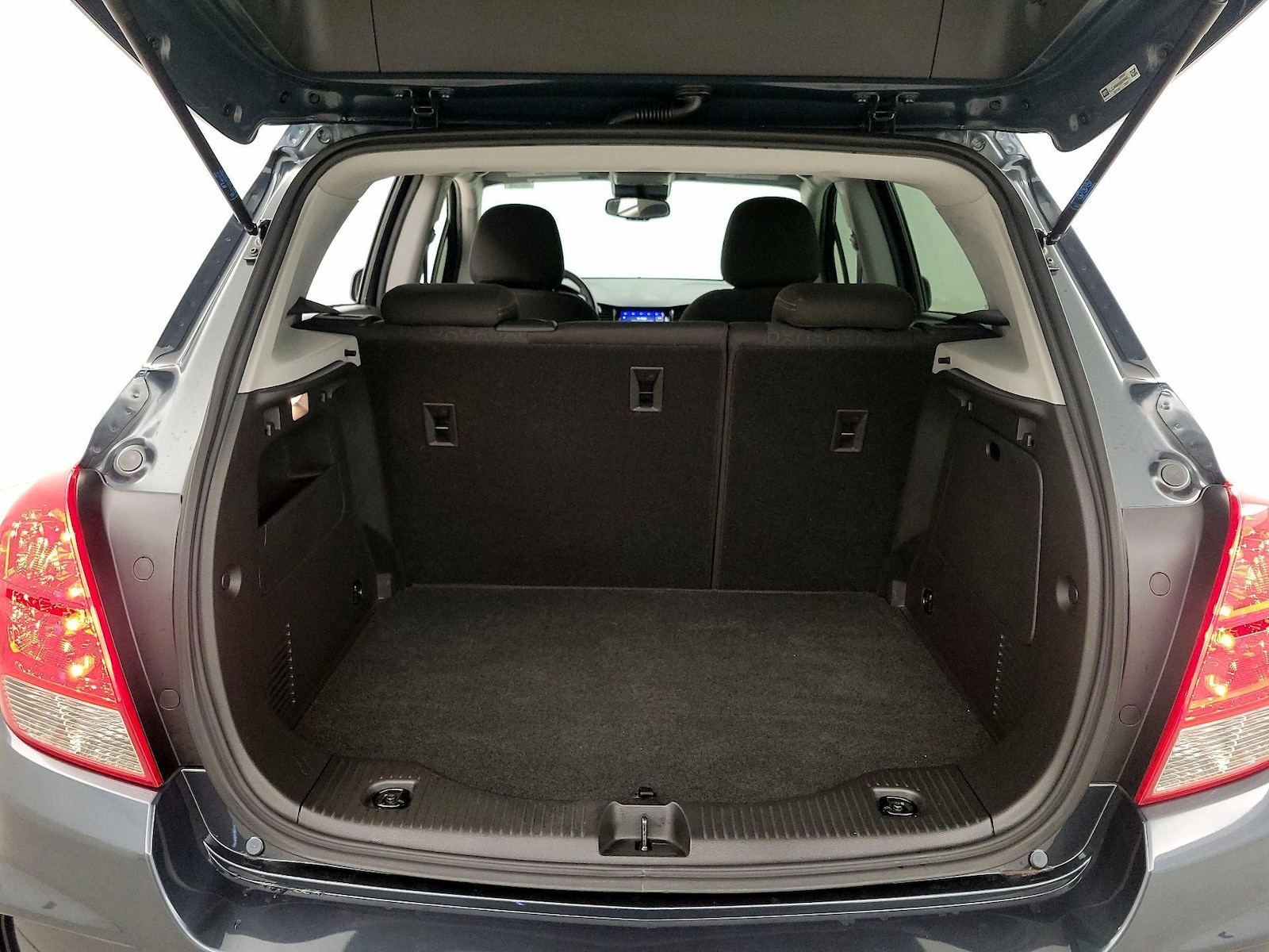 2021 Chevrolet Trax LS - Photo 21