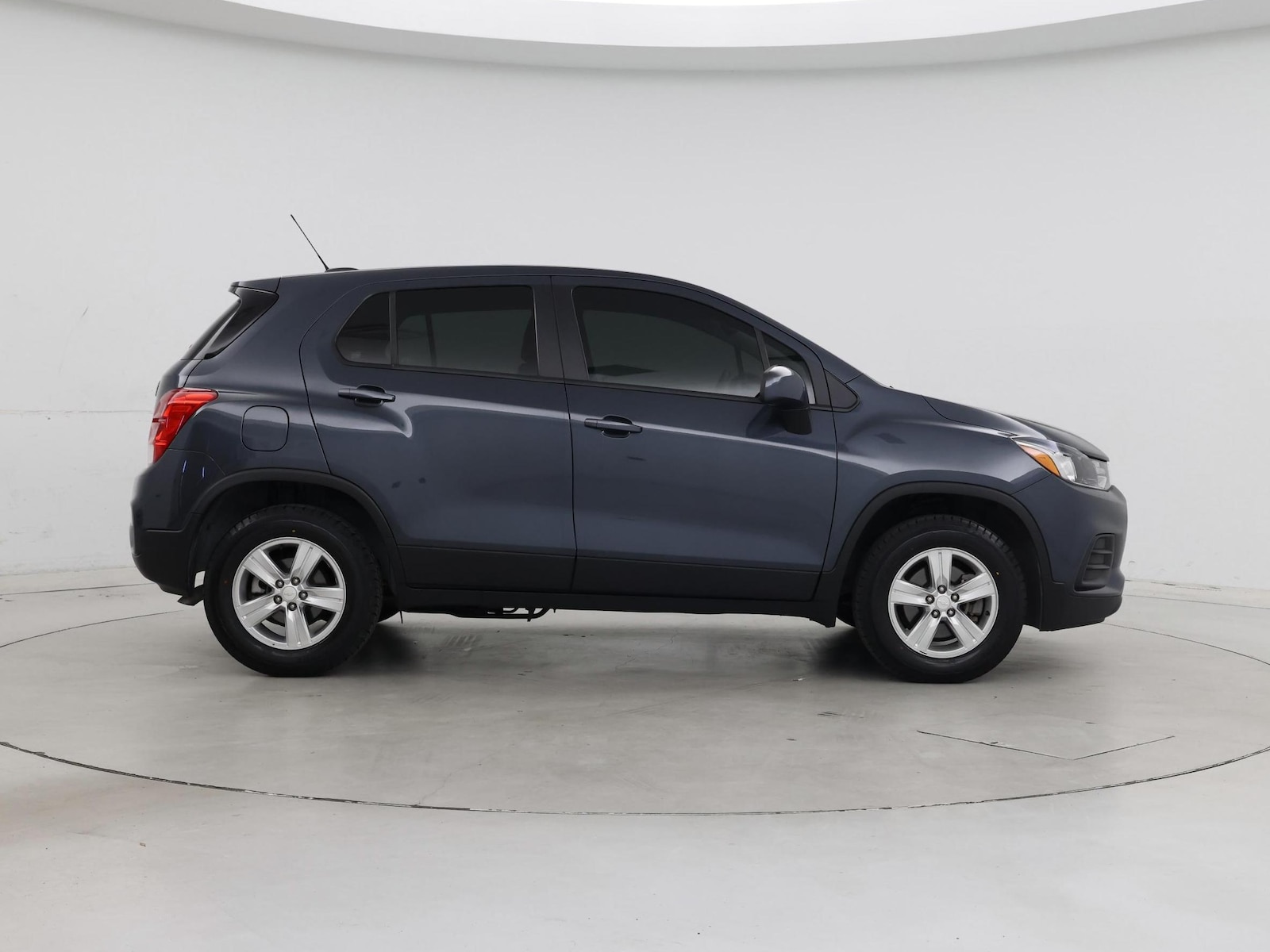 2021 Chevrolet Trax LS - Photo 8