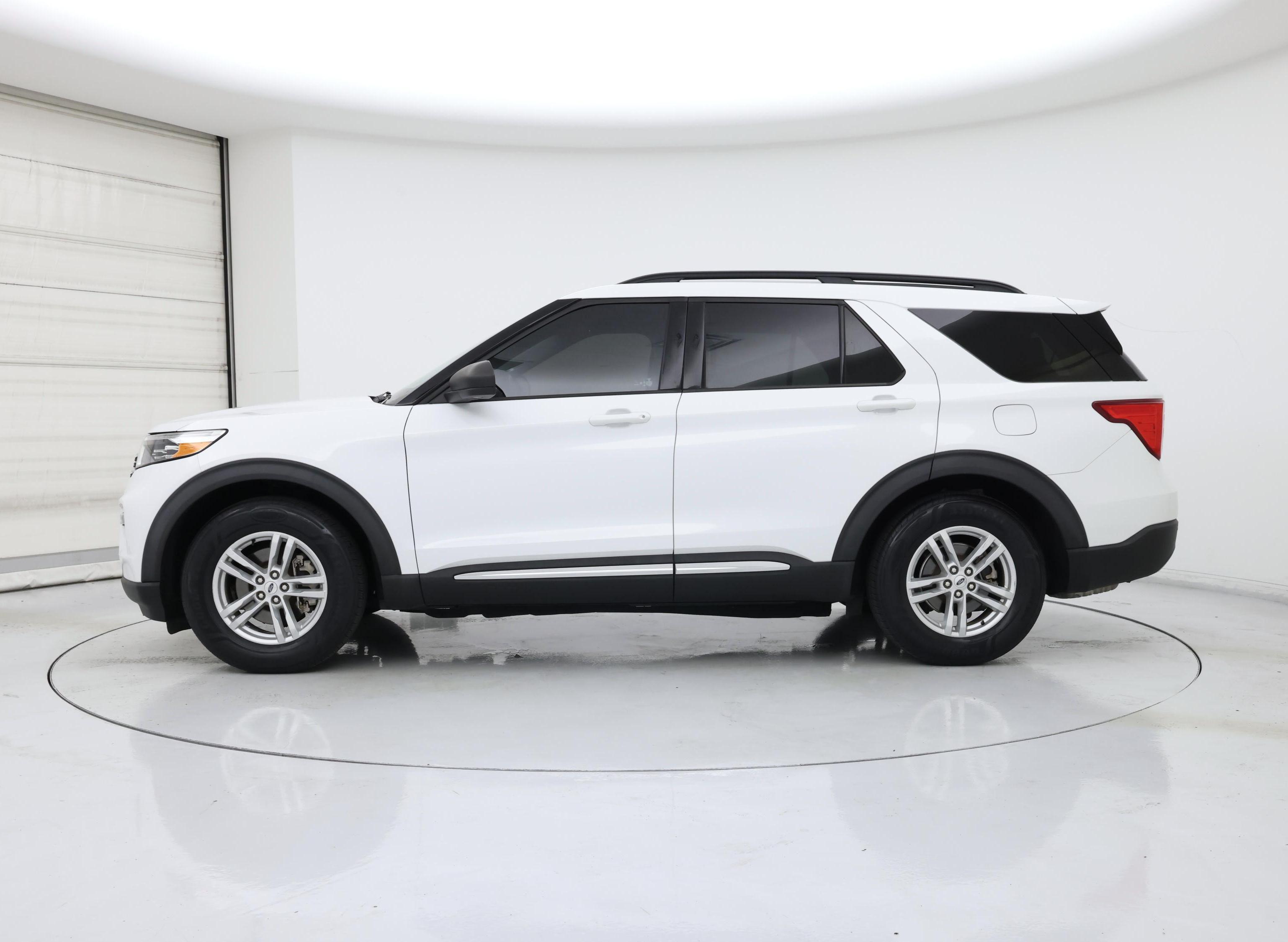Thumbnail: 2020 Ford Explorer - 3