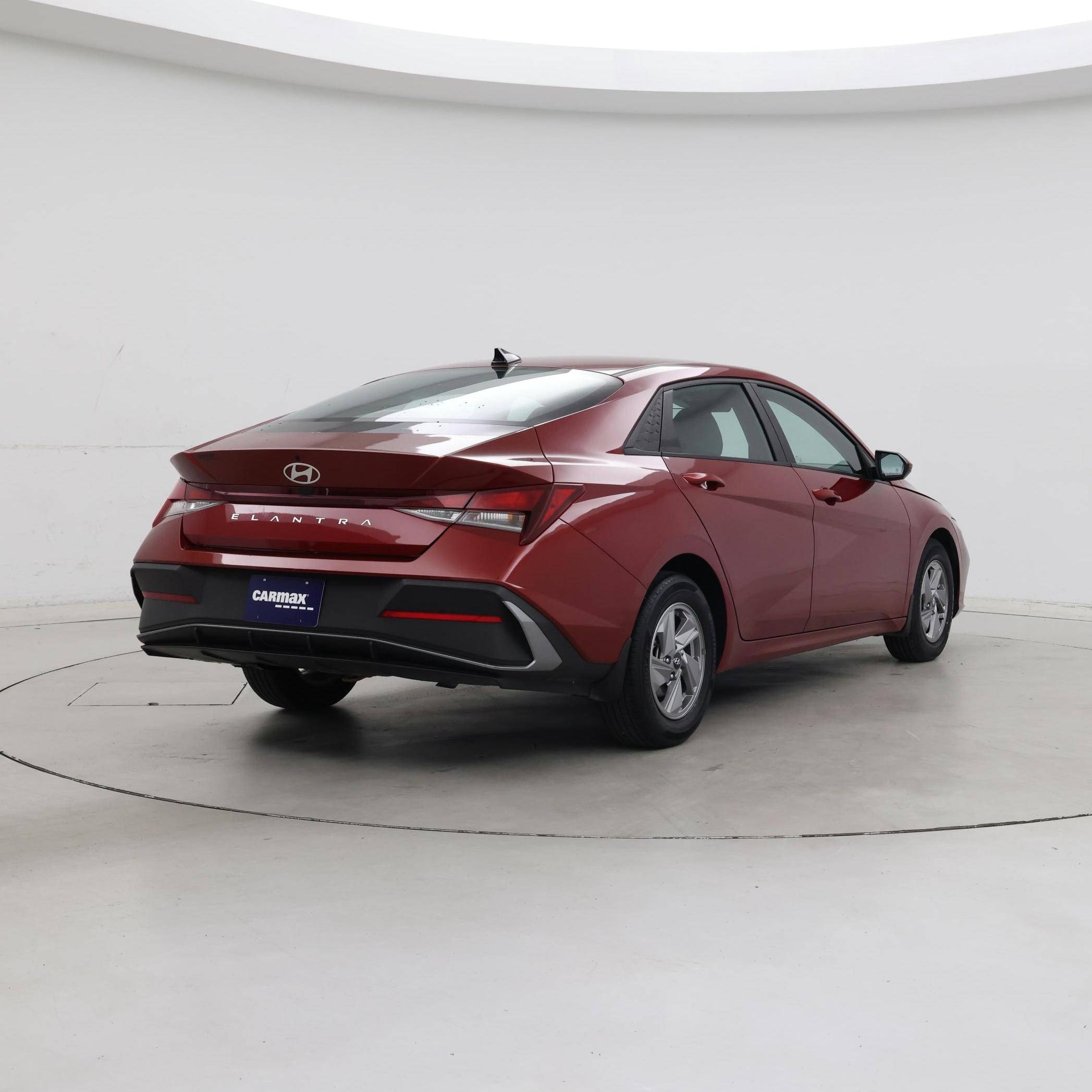 Thumbnail: 2024 Hyundai Elantra - 8