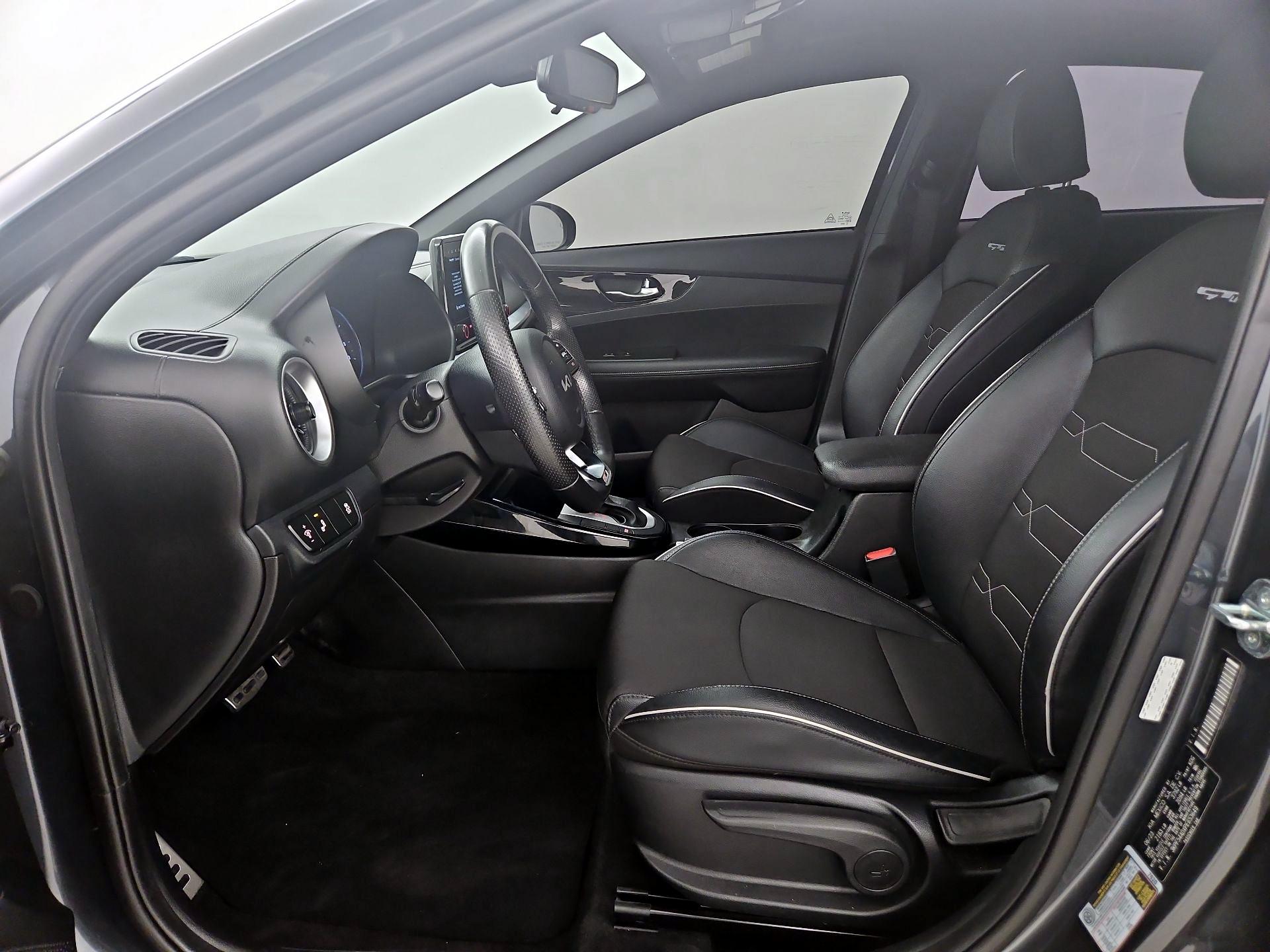 Thumbnail: 2023 Kia Forte - 9