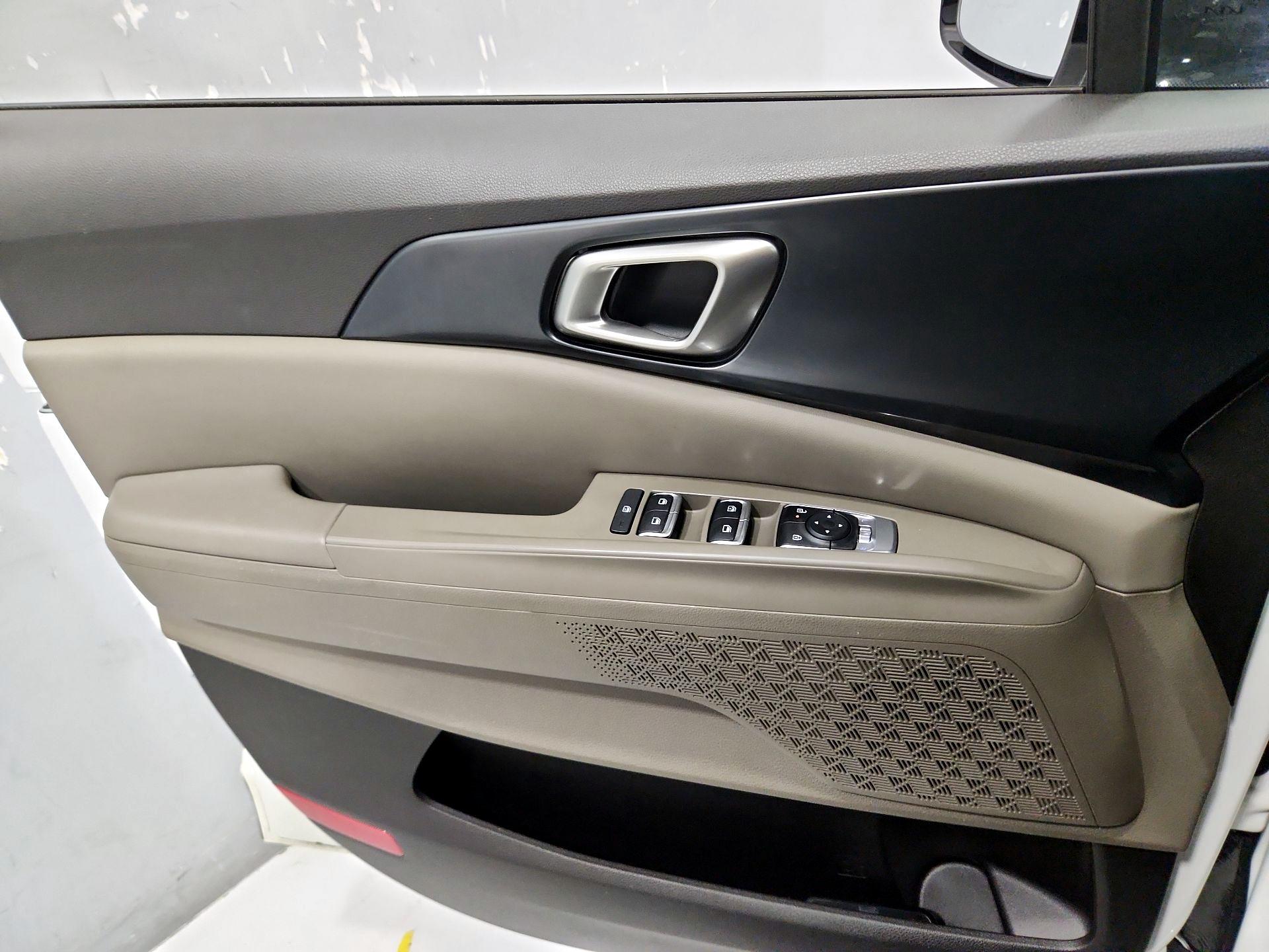 Thumbnail: 2025 Kia Carnival - 12