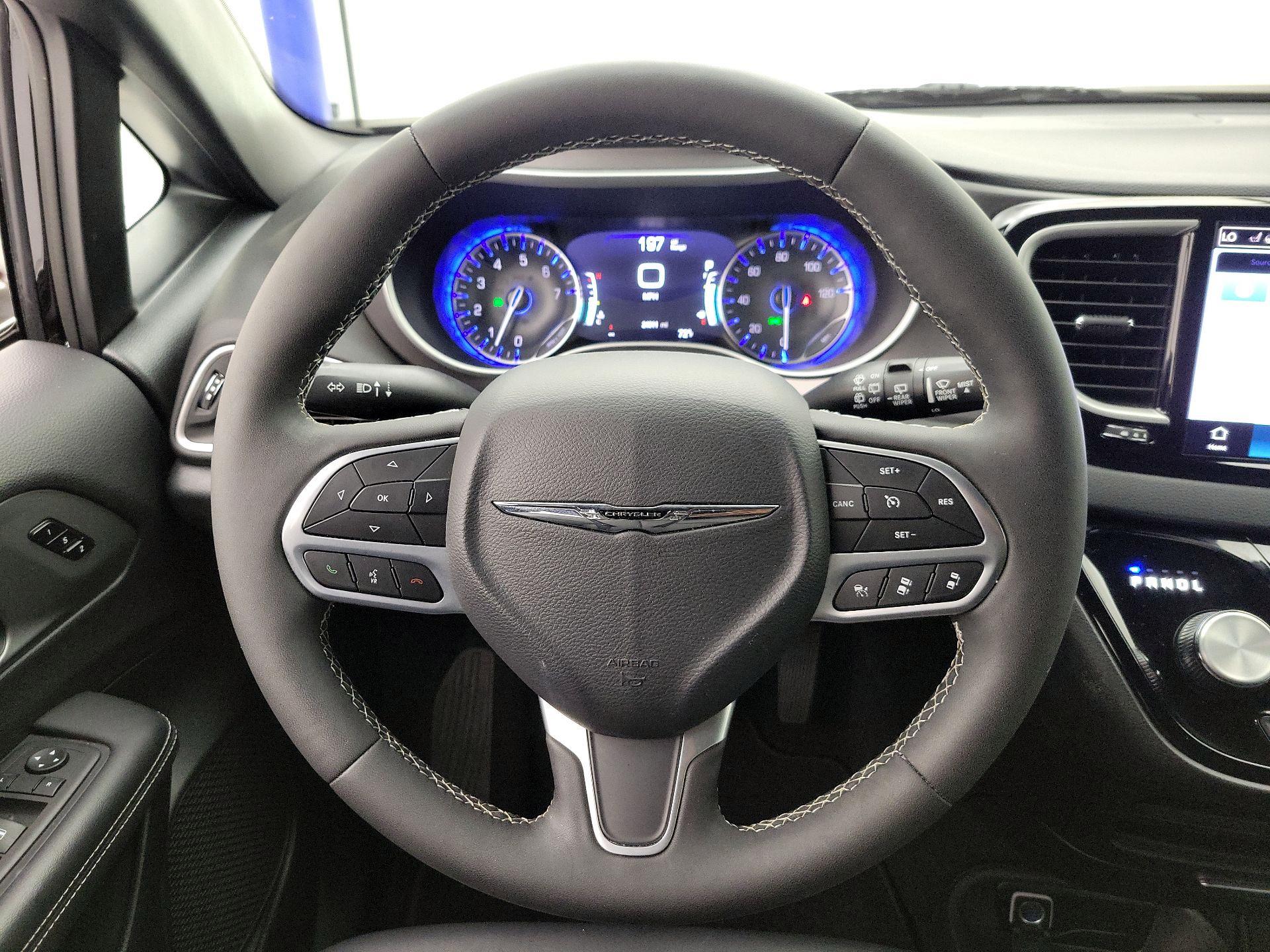 Thumbnail: 2025 Chrysler Pacifica - 10