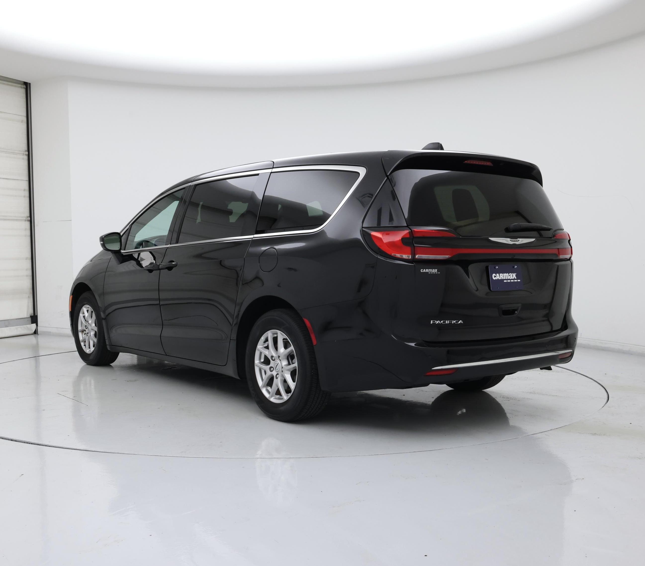 Thumbnail: 2025 Chrysler Pacifica - 2